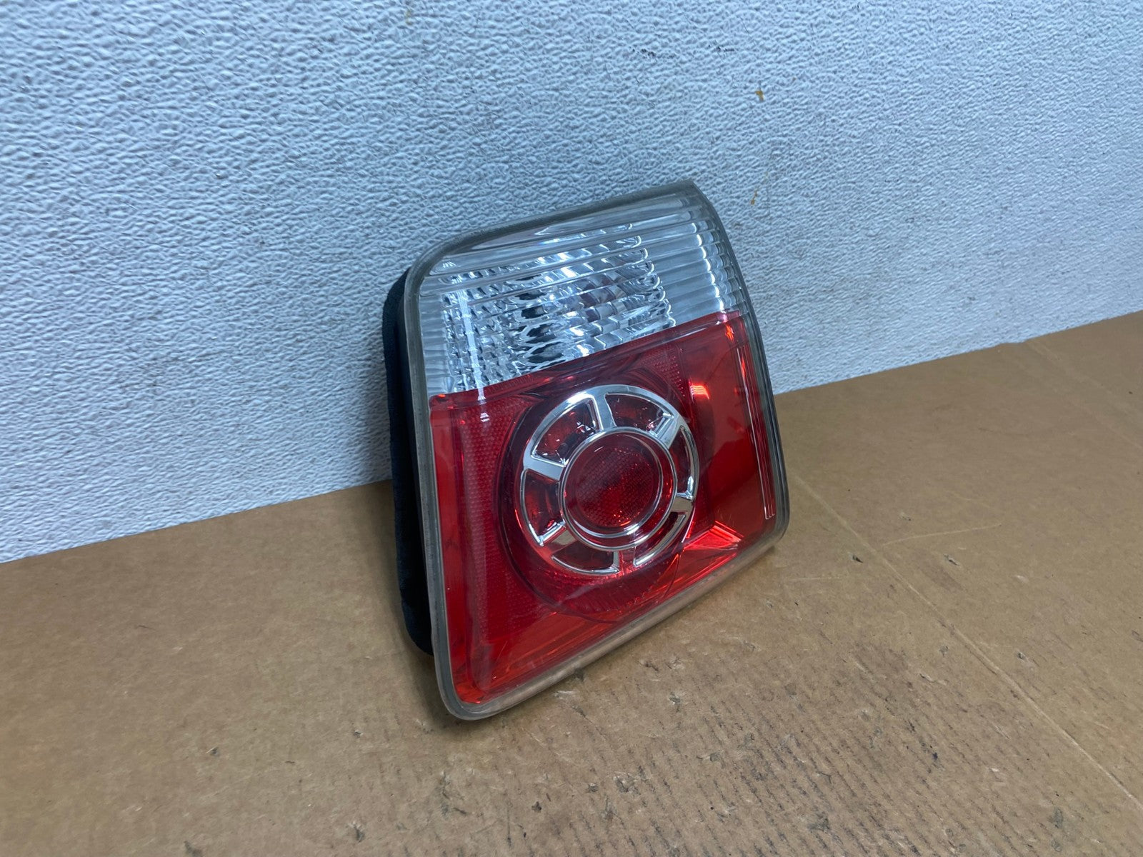2007 to 2012 GMC Acadia Right Passenger Rh Hatch Tail Light Inner AE0501 LK2