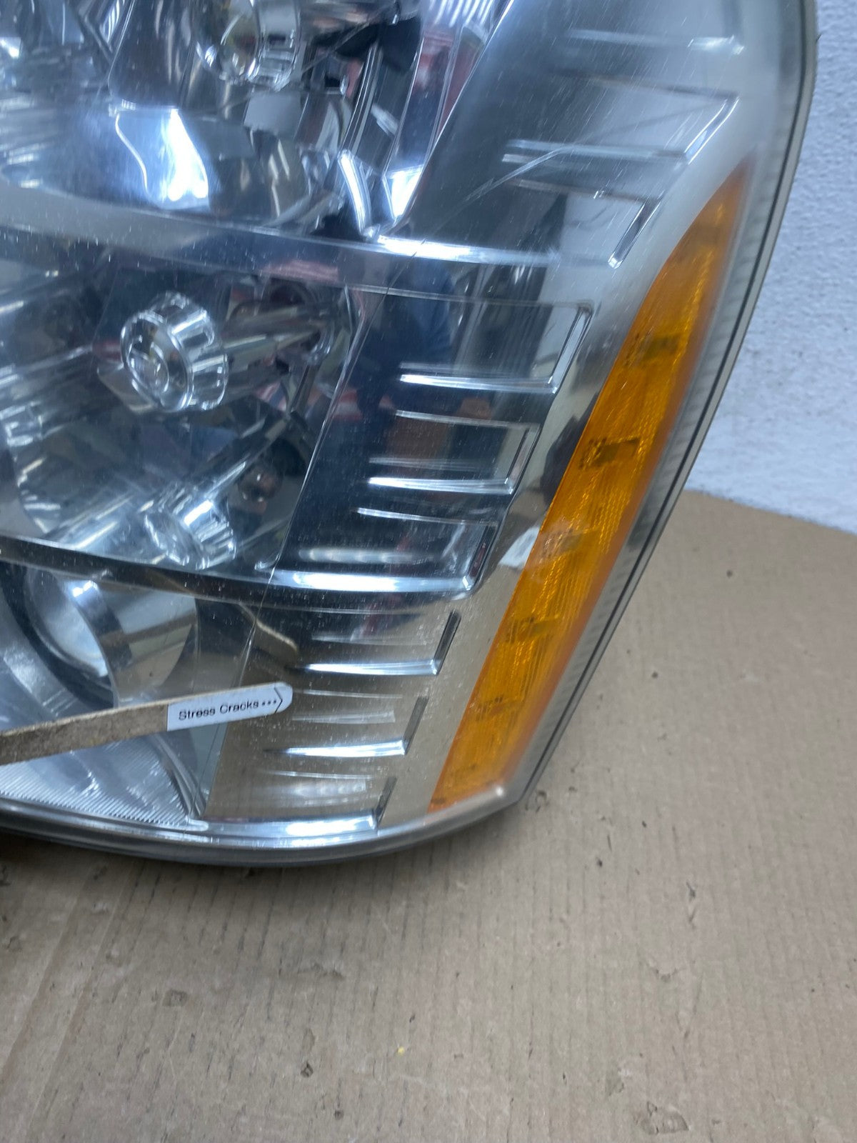 2007 - 2014 Cadillac Escalade Left Driver LH Side Xenon HID Headlight AE9532 LK4