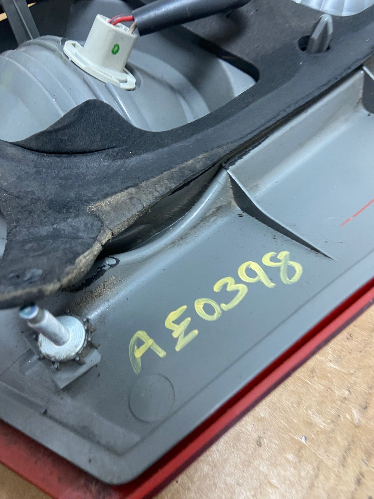 2006 to 2010 Toyota Sienna Right Passenger Rh Inner Tail Light AE0398 LK6
