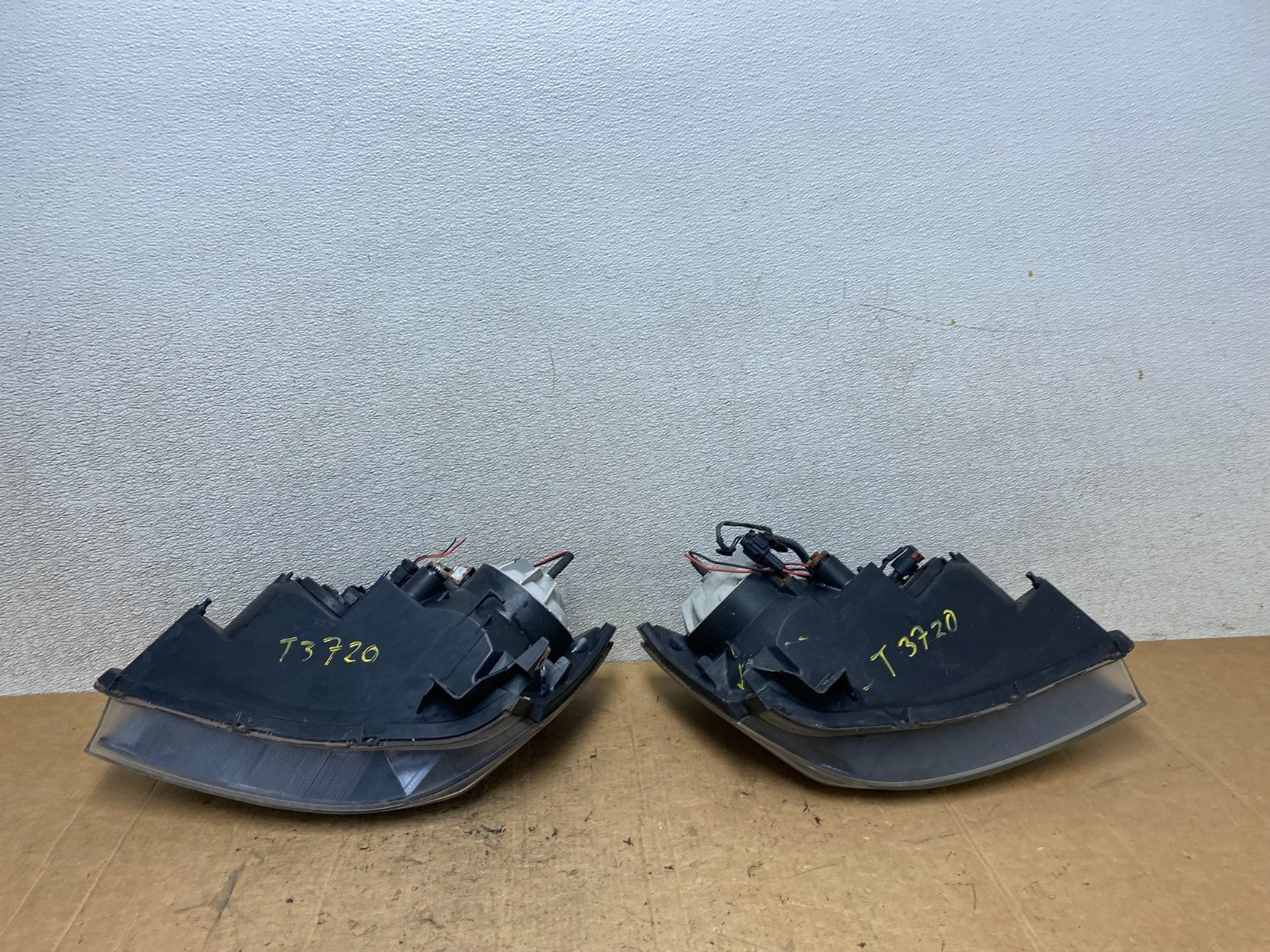 2005 to 2006 Nissan Altima Left+Right Set Halogen Headlights Oem T3720 DW11