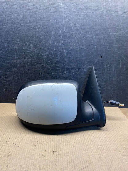 2003-2006 Chevrolet Tahoe Suburban Right Passenger Door Mirror AH4540 DW0