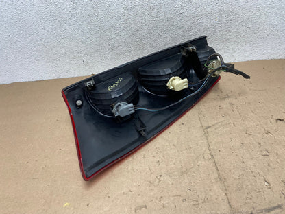 2002 - 2006 Chevrolet Avalanche Right Passenger Rh Side Tail Light AG5625 LK5