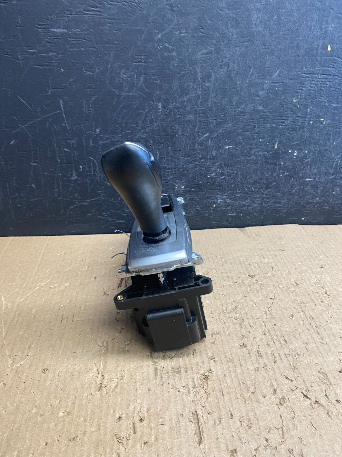2007 to 2013 BMW X5 E70 Shift Shifter Selector Gear W/ Bezel af1525 DG3