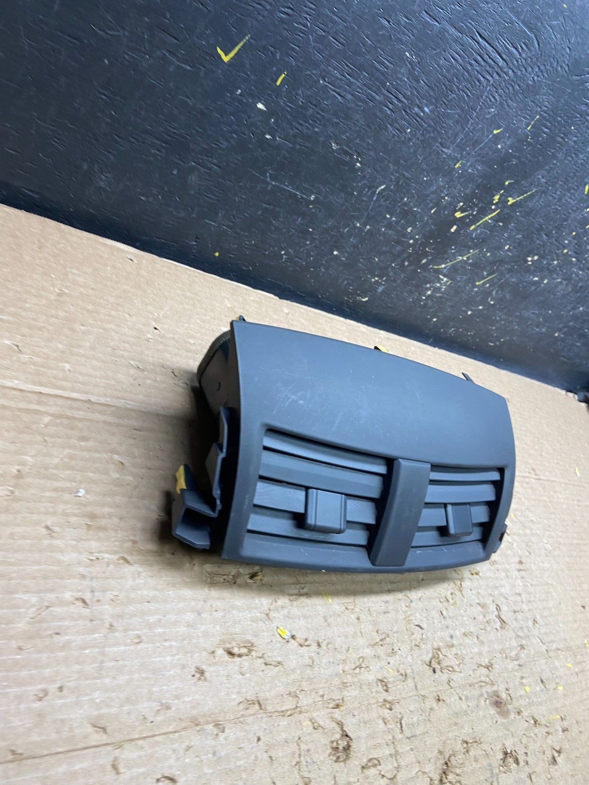 2006-2012 Toyota RAV4 Front Center Dash Air Vent Bezel 55670-42050 OEM y2452 DG2