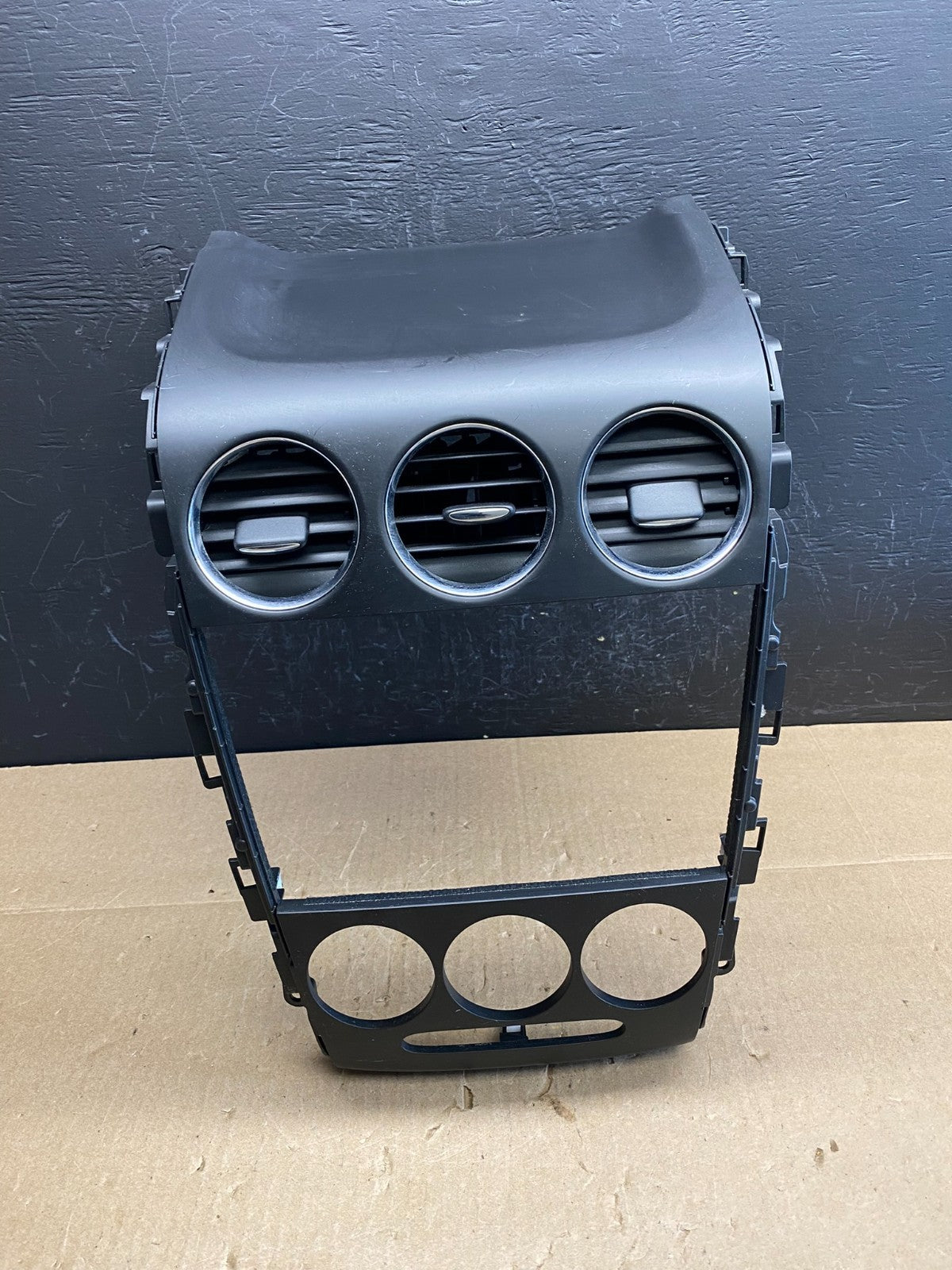 2010 2011 2012 Mazda CX-7 Center Dash Radio Bezel Trim AC6307 DG0