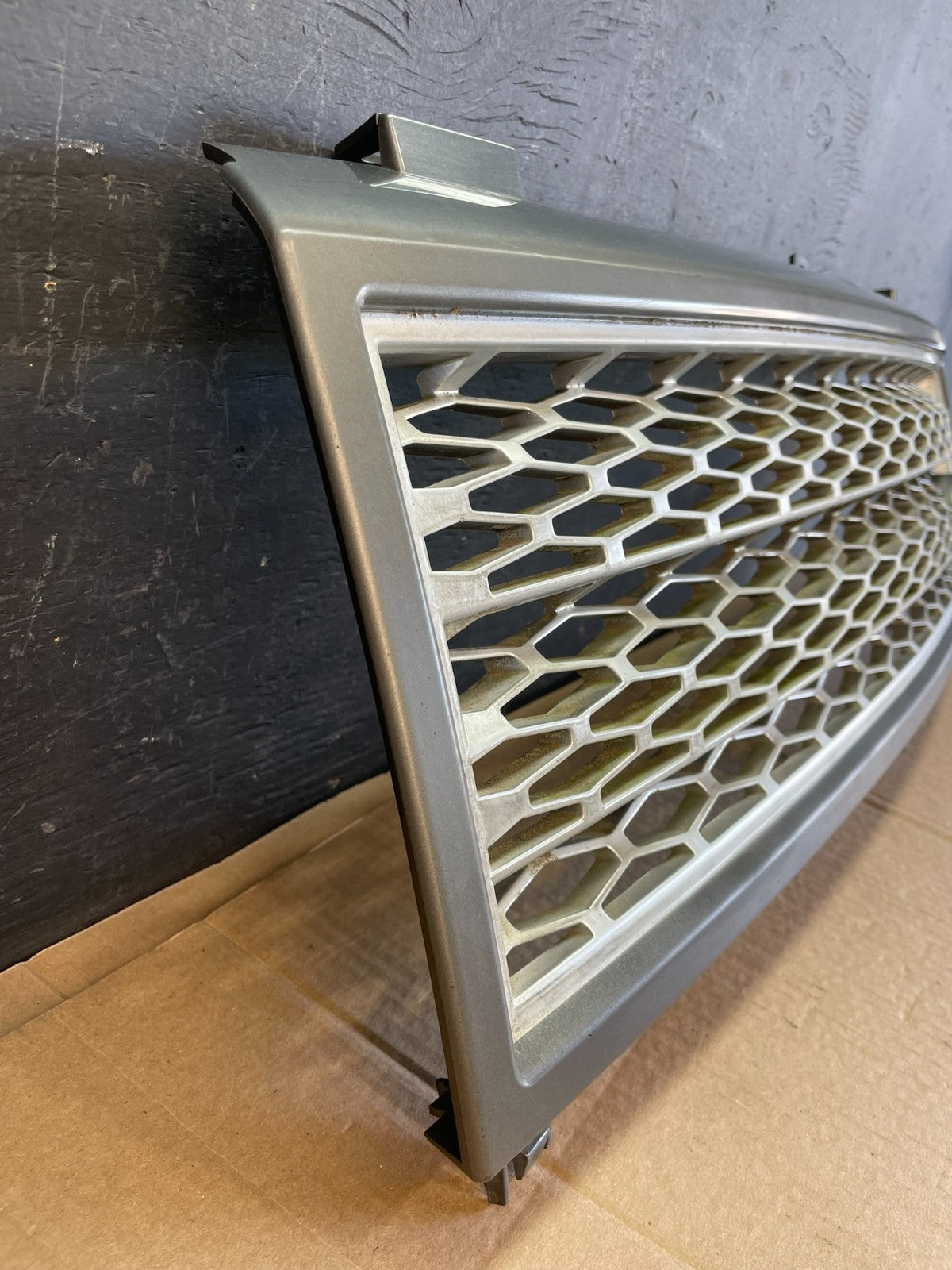 2003 to 2005 Land Rover Range Rover L322 Honeycomb Chrome Front Grill AC22262