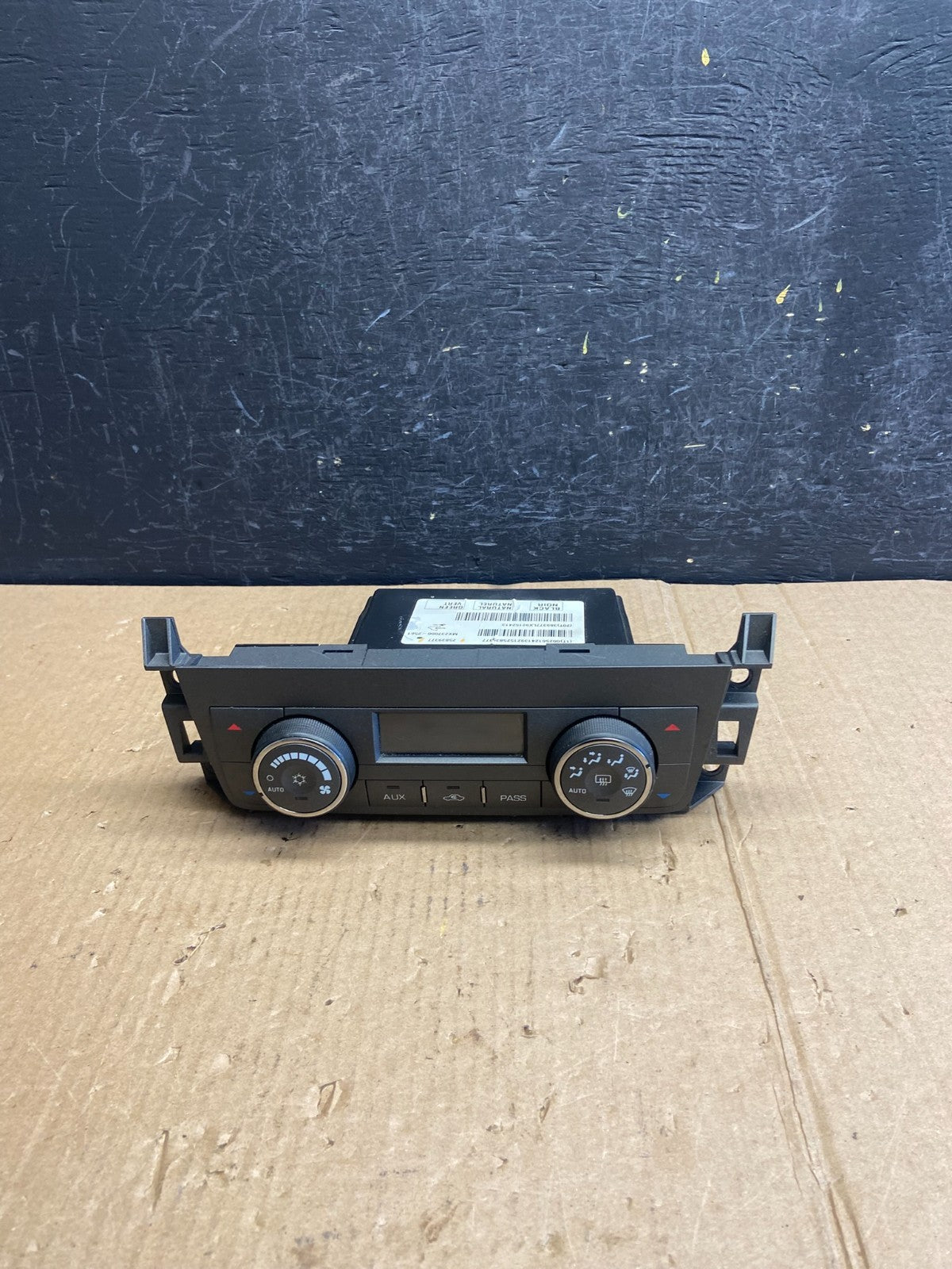 2006 to 2011 Cadillac DTS AC Heater Climate Control Panel AE3846 DG0