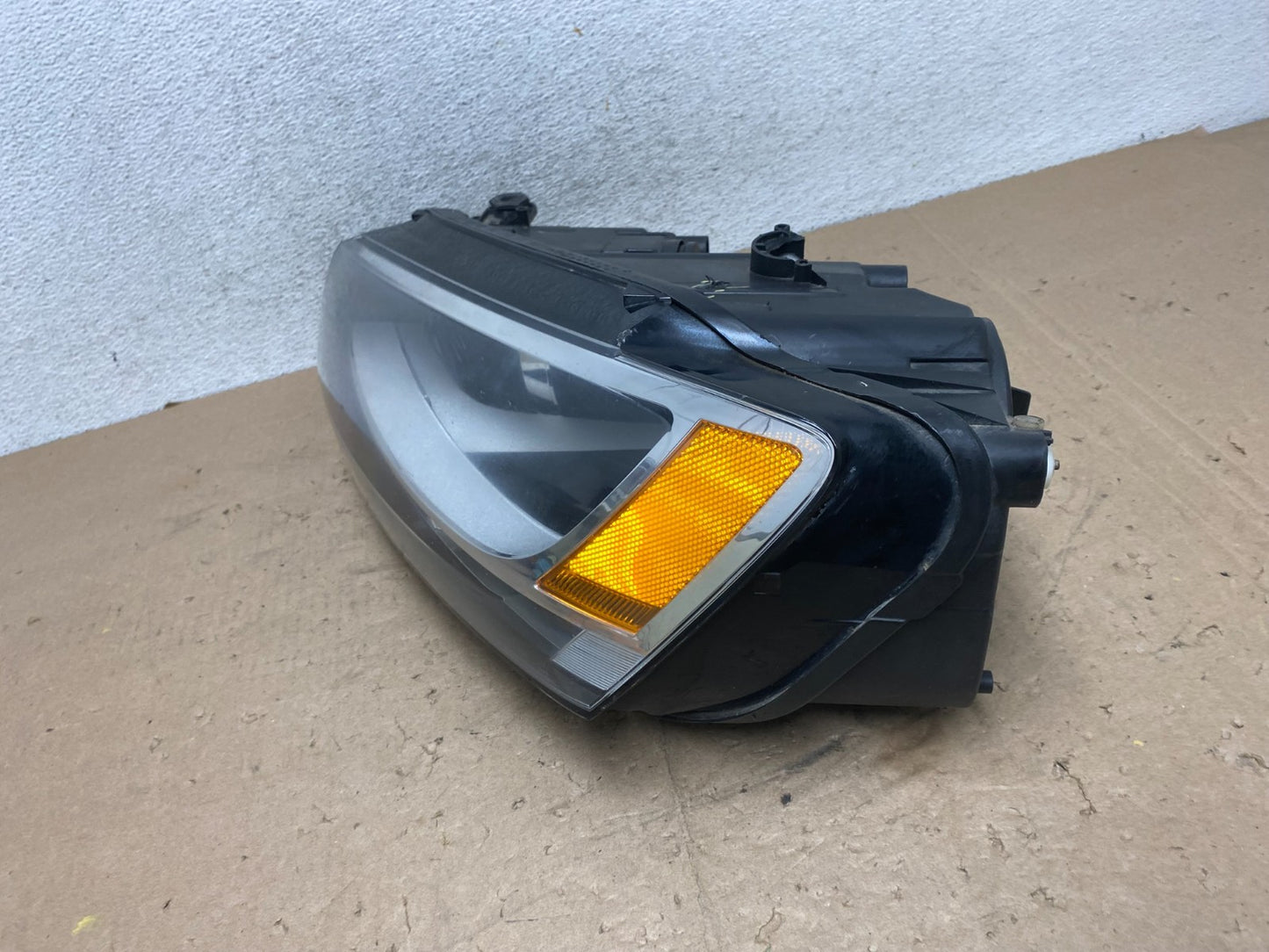 2011 to 2014 Volkswagen Jetta Left Driver LH Headlight Halogen AG5608 DW1