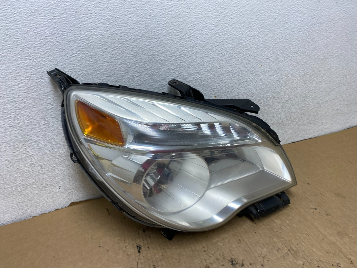 2010 - 2015 Chevrolet Equinox Halogen Headlight Right Passenger Side AG2380 DW2