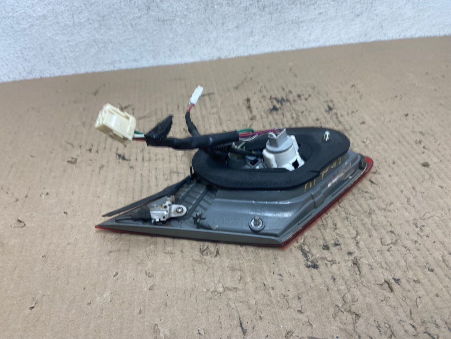 2005-2010 Toyota Avalon Right Passenger Side Tail Light Inner AF7077 LK6