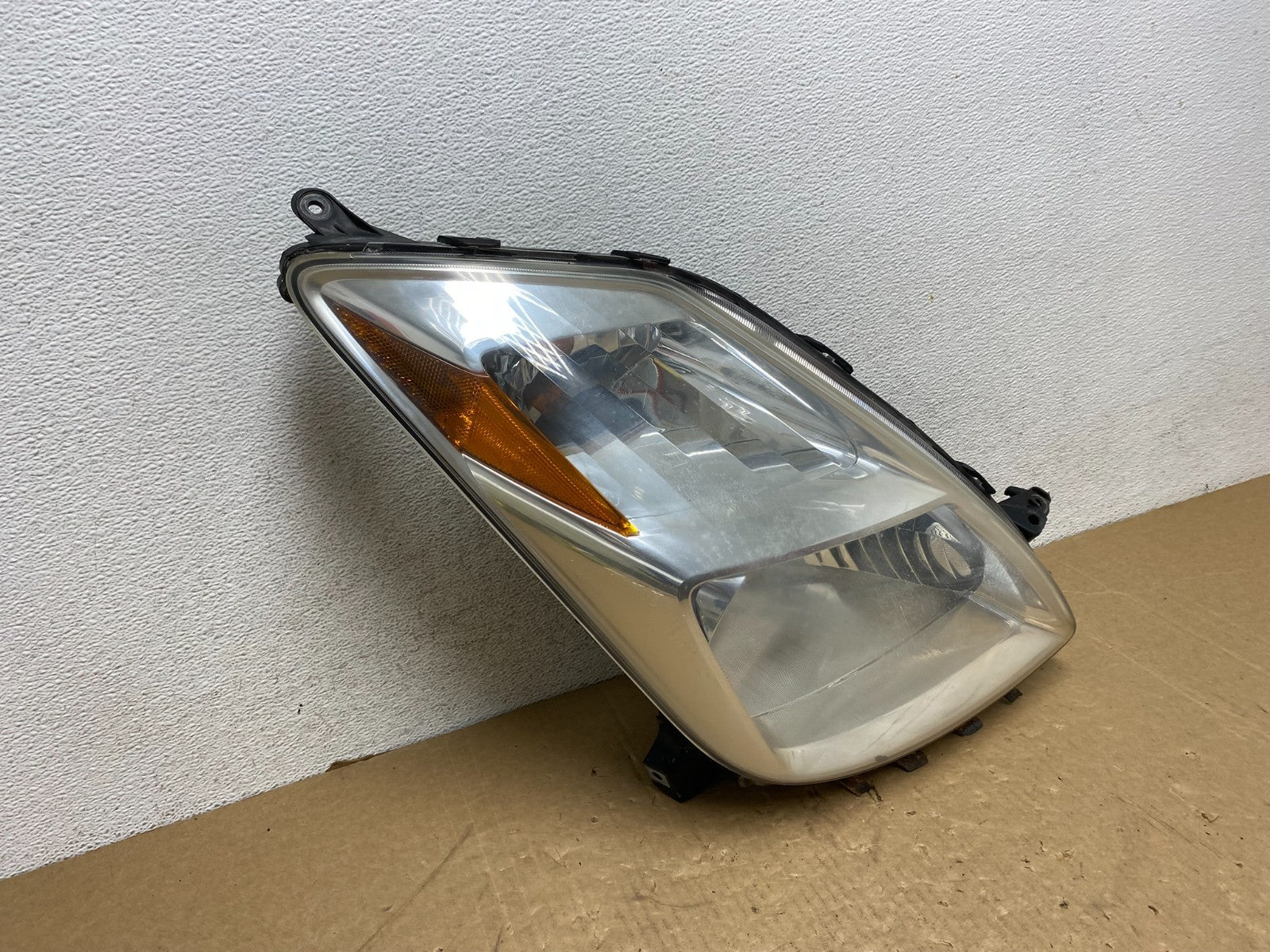 2004 - 2005 Toyota Prius Right Passenger RH Side Headlight Xenon Hid AG0545 DW2