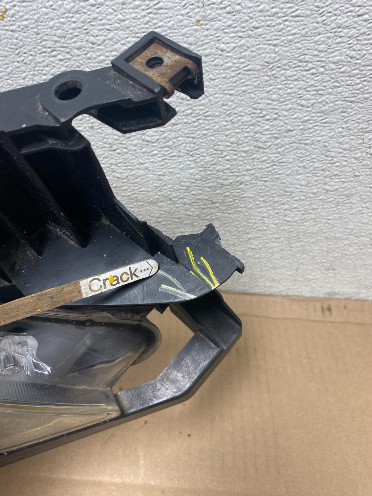 2009 - 2010 Mazda 6 Right Passenger Side Xenon Headlight Oem R6905 DW6