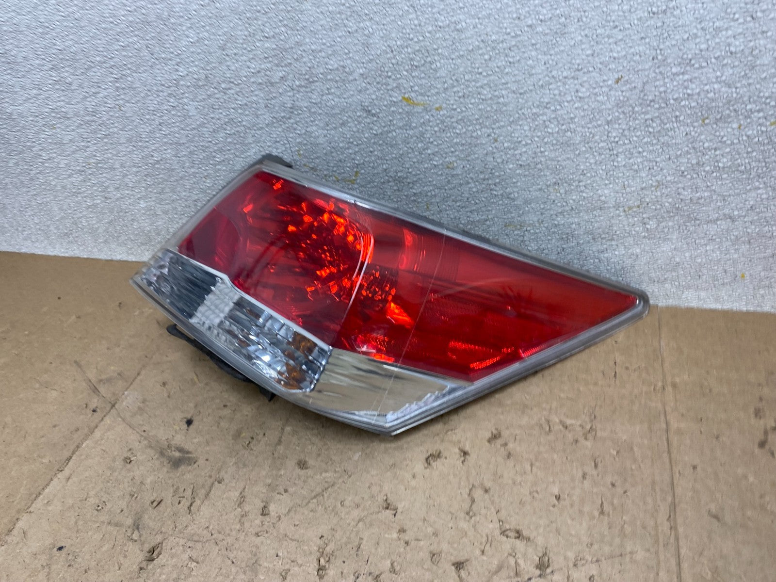 2008 to 2012 Honda Accord Sedan Tail light Right Passenger RH Side X2104 DW1
