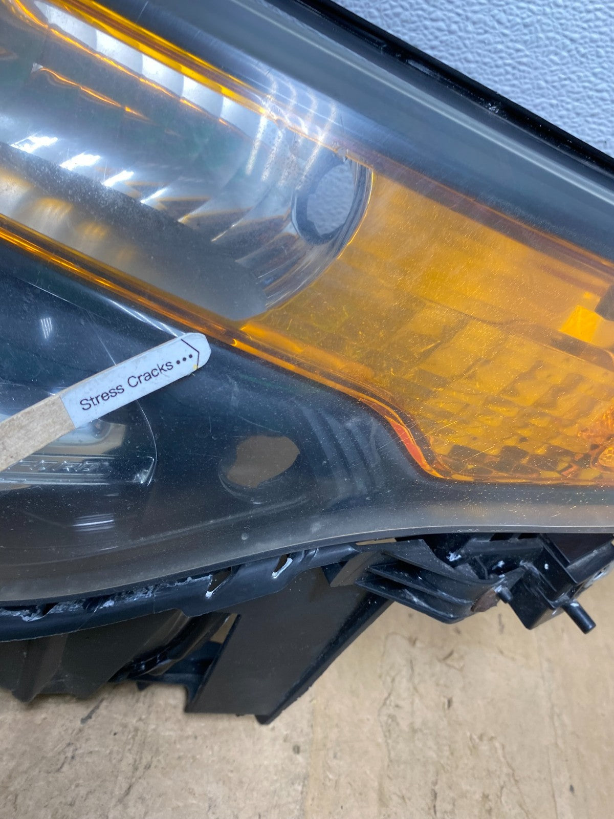 2011 to 2015 Ford Explorer Police Left Driver LH Halogen Headlight AD0552 DW4