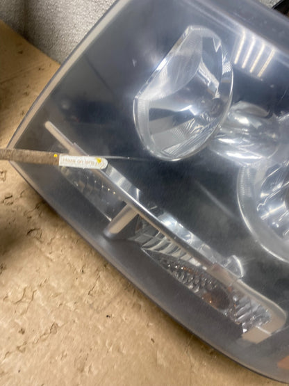 2007 to 2013 Chevrolet Suburban Tahoe Left+Right Set Headlights V3853 DW9