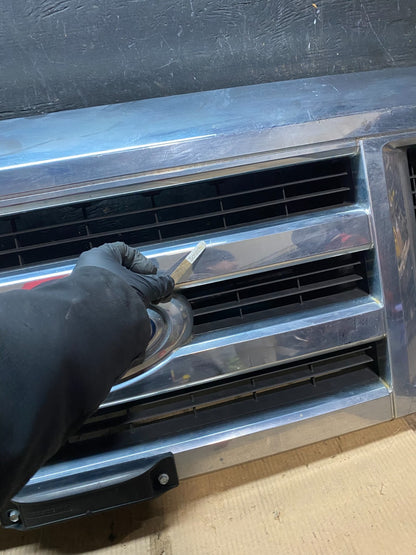 2008-2014 Ford Econoline E150 E250 Front Upper Chrome Grill Grille Oem X3299 DG5