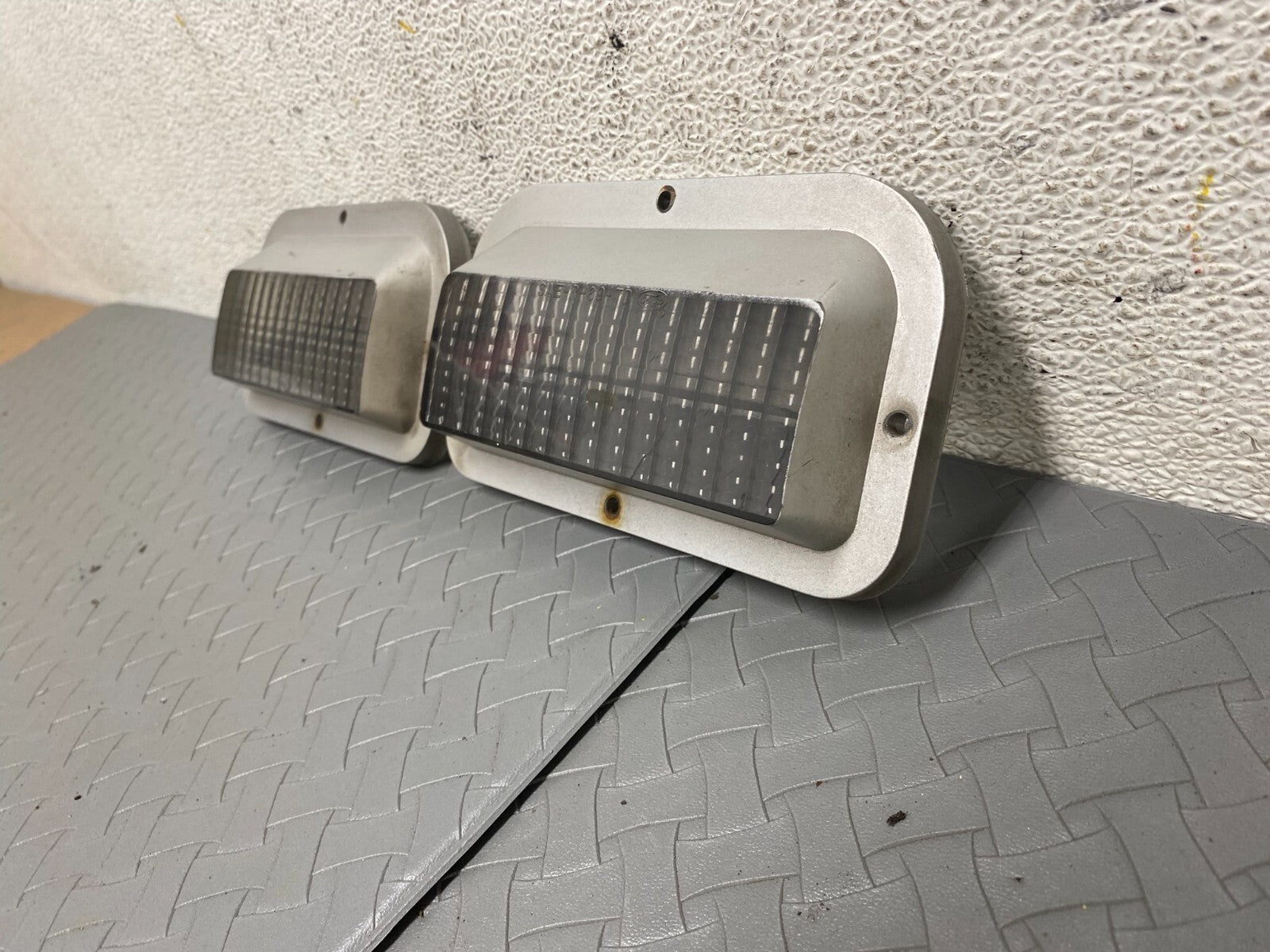 1969 Ford Thunderbird License Plate Lights A3446 OEM1