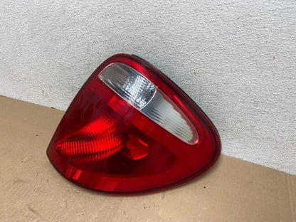 2004 - 2007 Dodge Grand Caravan Right Passenger Side Tail Light AG4622 LK1