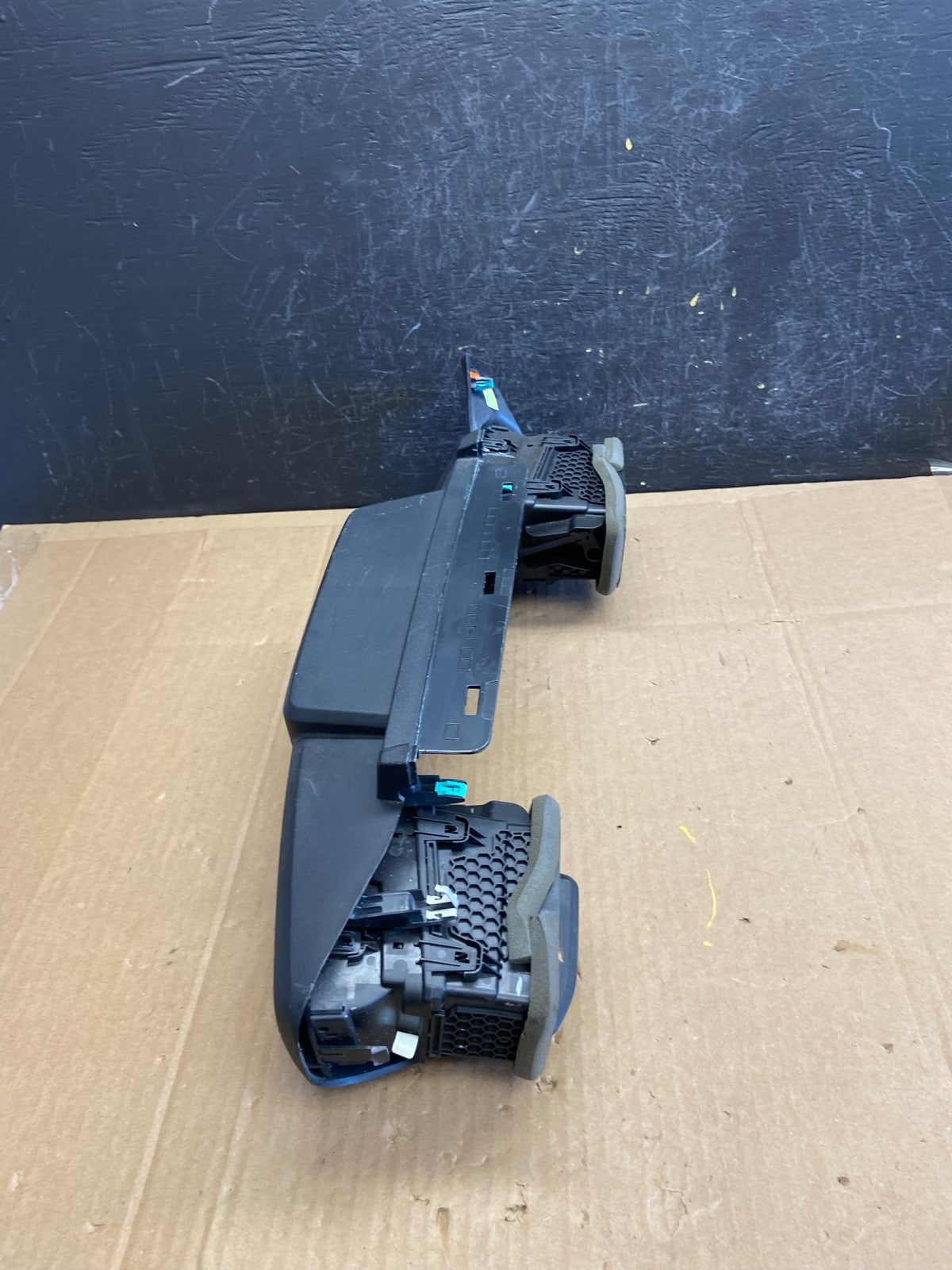 2020 to 2023 Ford Explorer Console Radio Display Screen Air Vents AD2117 DG2