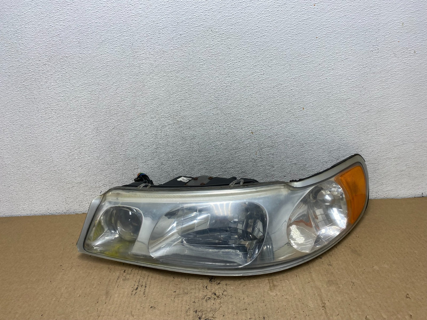 1999-2001 Lincoln & Town Car Left Driver LH Headlight Halogen AG2368 DW0