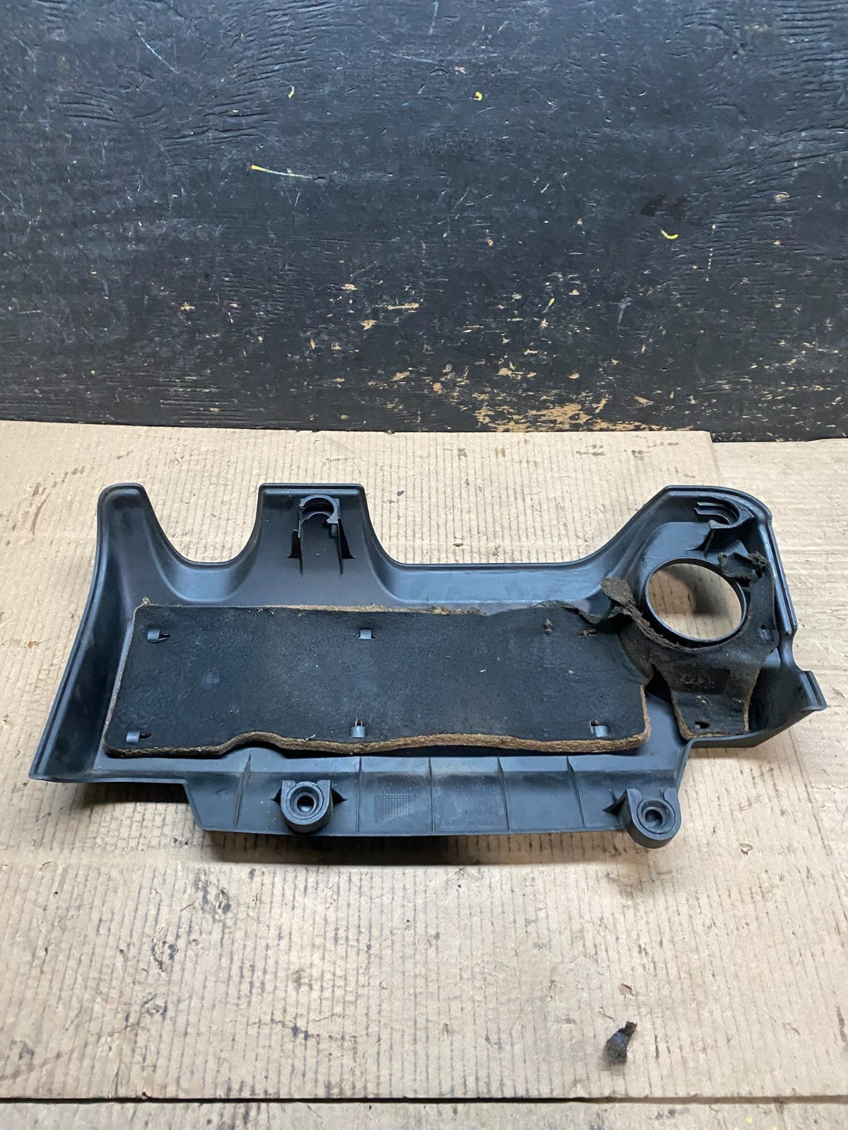 2003 to 2006 Volvo XC90 OEM 2.9L Upper Top Engine Motor Dust Cover Oem w5644 DG4