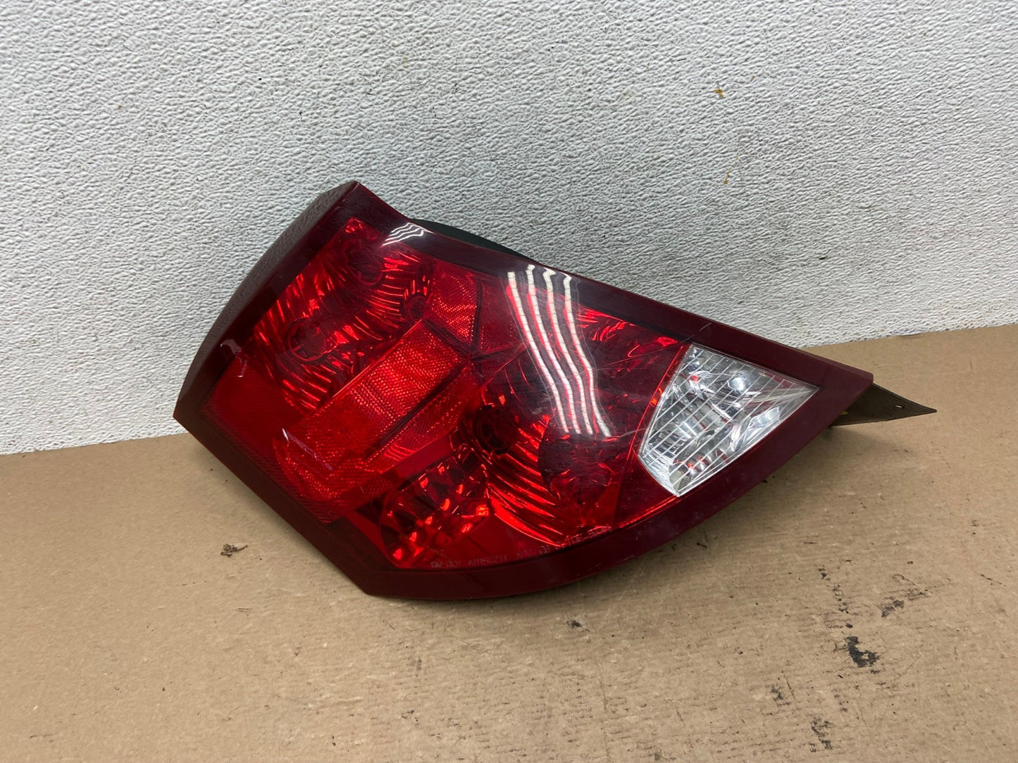 2003-2007 Saturn Ion Left Driver LH Side Tail Light Tail Light AF4794 LK0