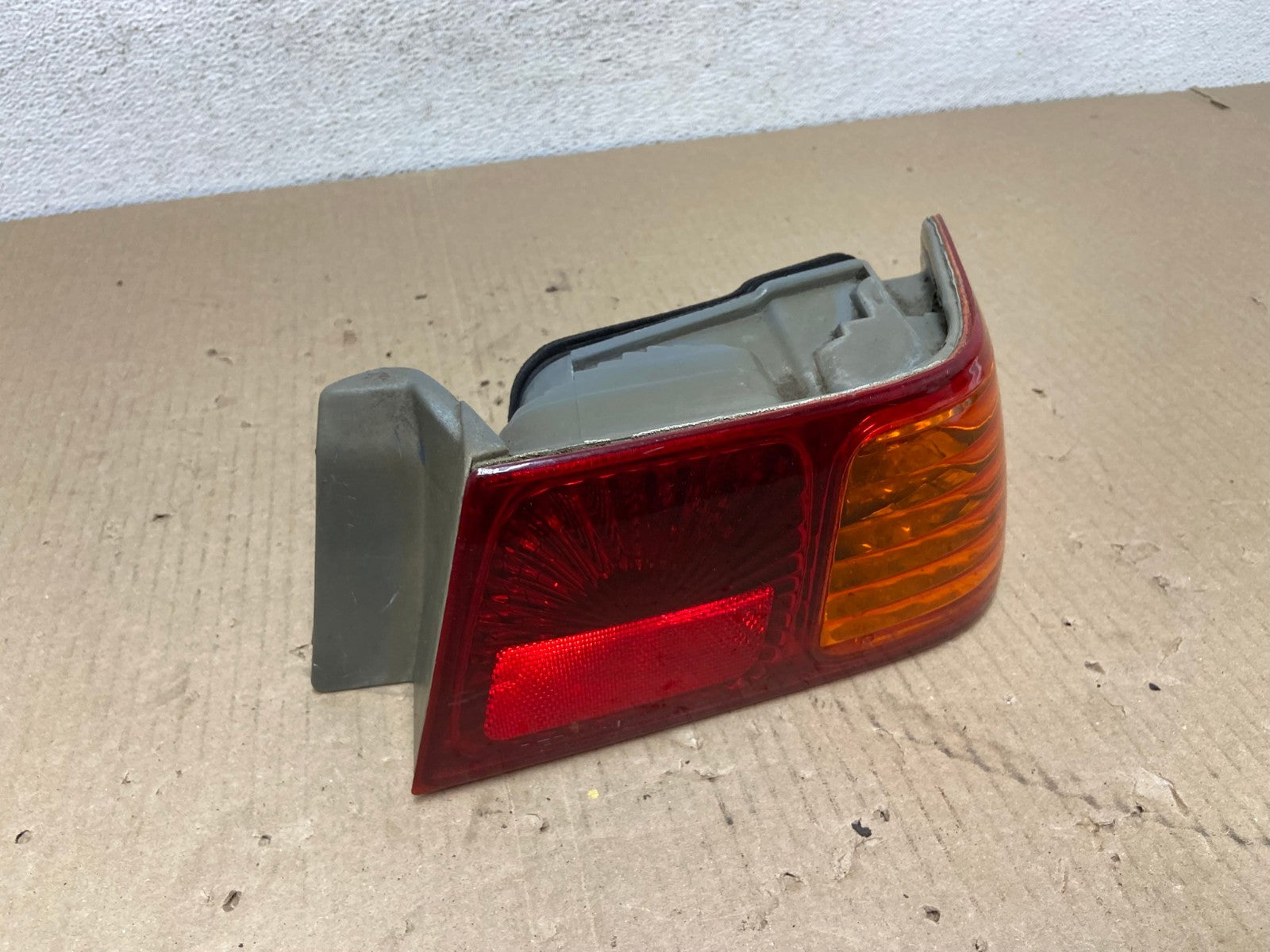2000 to 2001 Toyota Camry Right Passenger Rh Tail Light AE9543 LK2