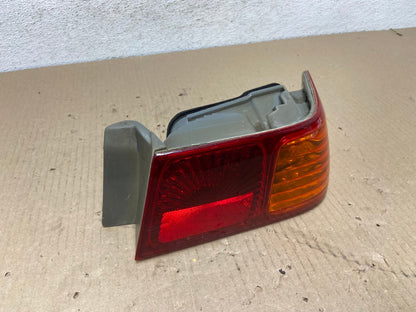2000 to 2001 Toyota Camry Right Passenger Rh Tail Light AE9543 LK2