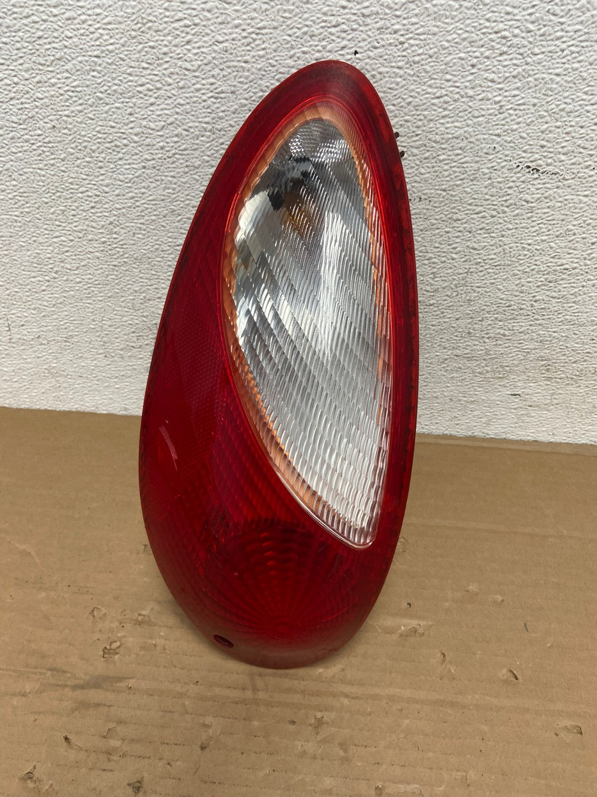 2006 to 2010 Chrysler PT Cruiser Left Driver LH Tail Light AD4204 LK0