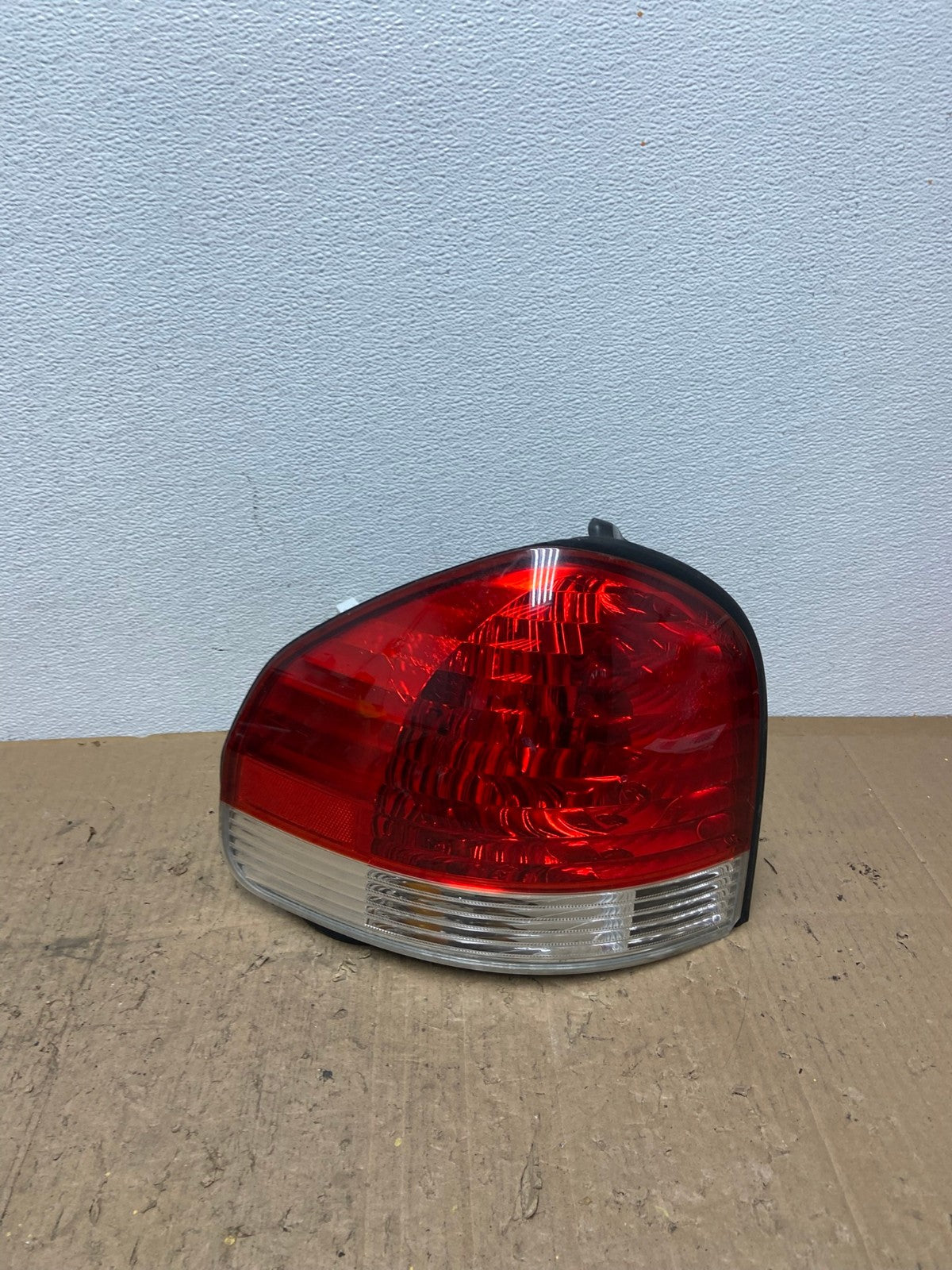 2005 to 2006 Hyundai Santa Fe Left Driver Side Tail Light AC0219 LK0