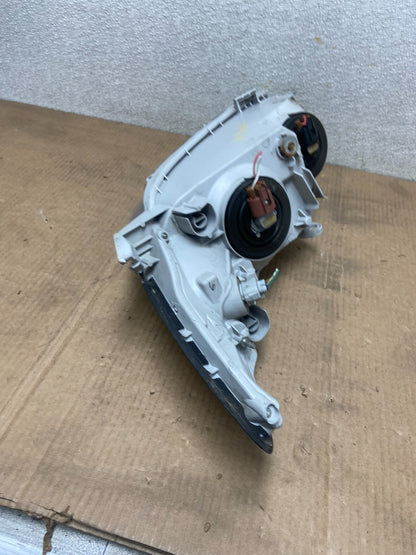 2002 to 2004 Toyota Camry Halogen Headlight Right Passenger Rh OEM AA6236 DW5