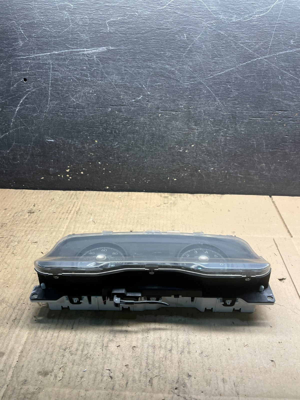 2009 to 2011 Lincoln Town Car Speedometer Cluster Gauge W7177 DG3