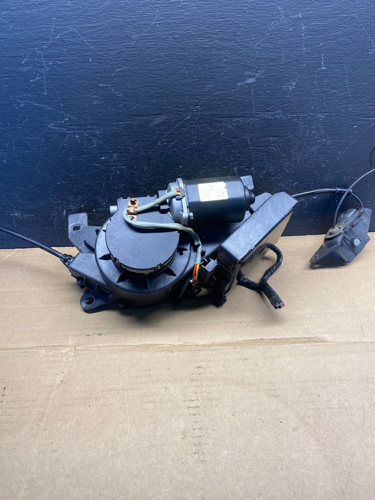 2007-2014 Kia Sedona Right Electric Power Sliding Door Motor Regulator ad3527 DG0
