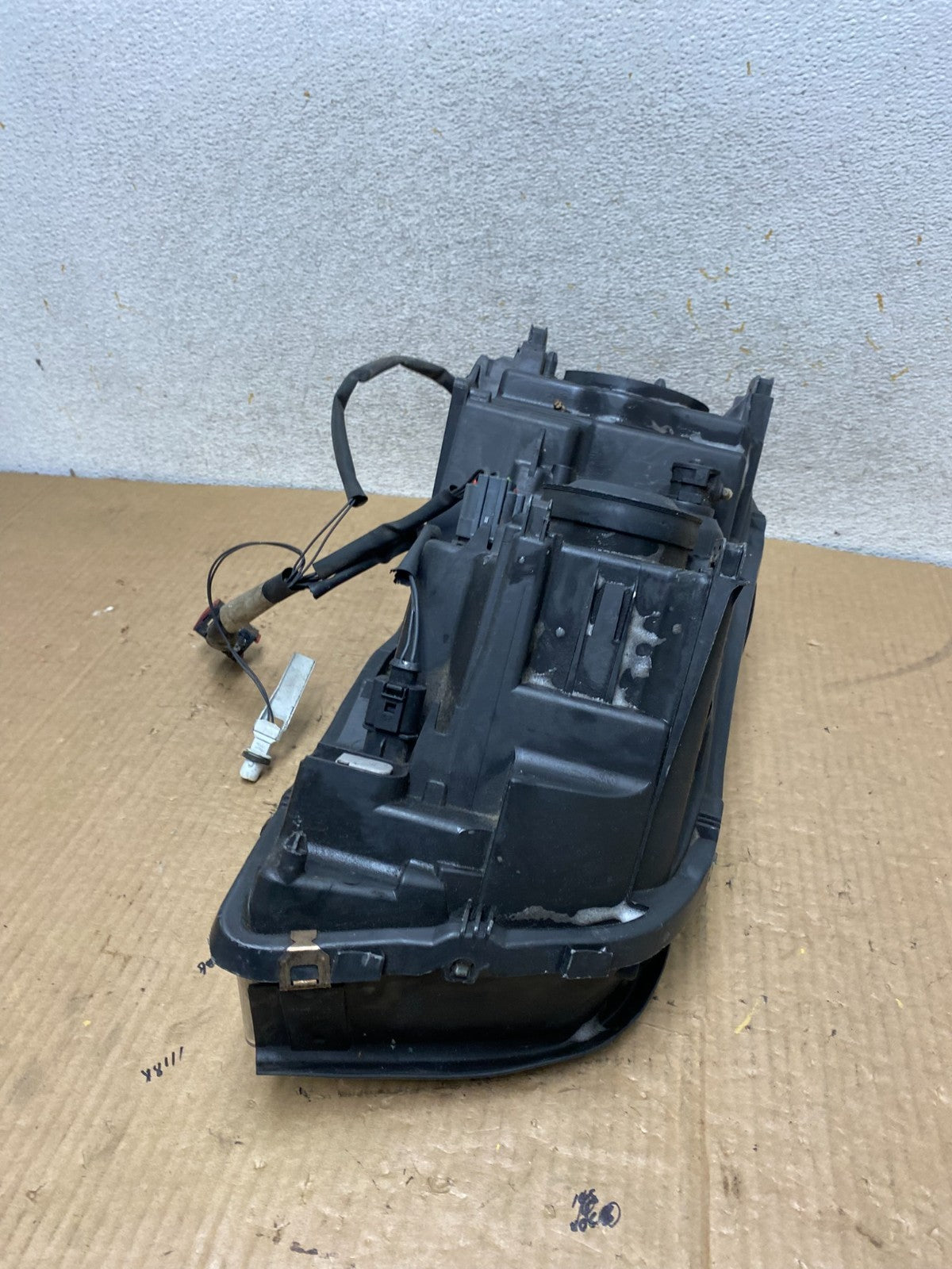 2003-2013 Volvo XC90 Left Driver LH Side Halogen Headlight AI8206 DW7