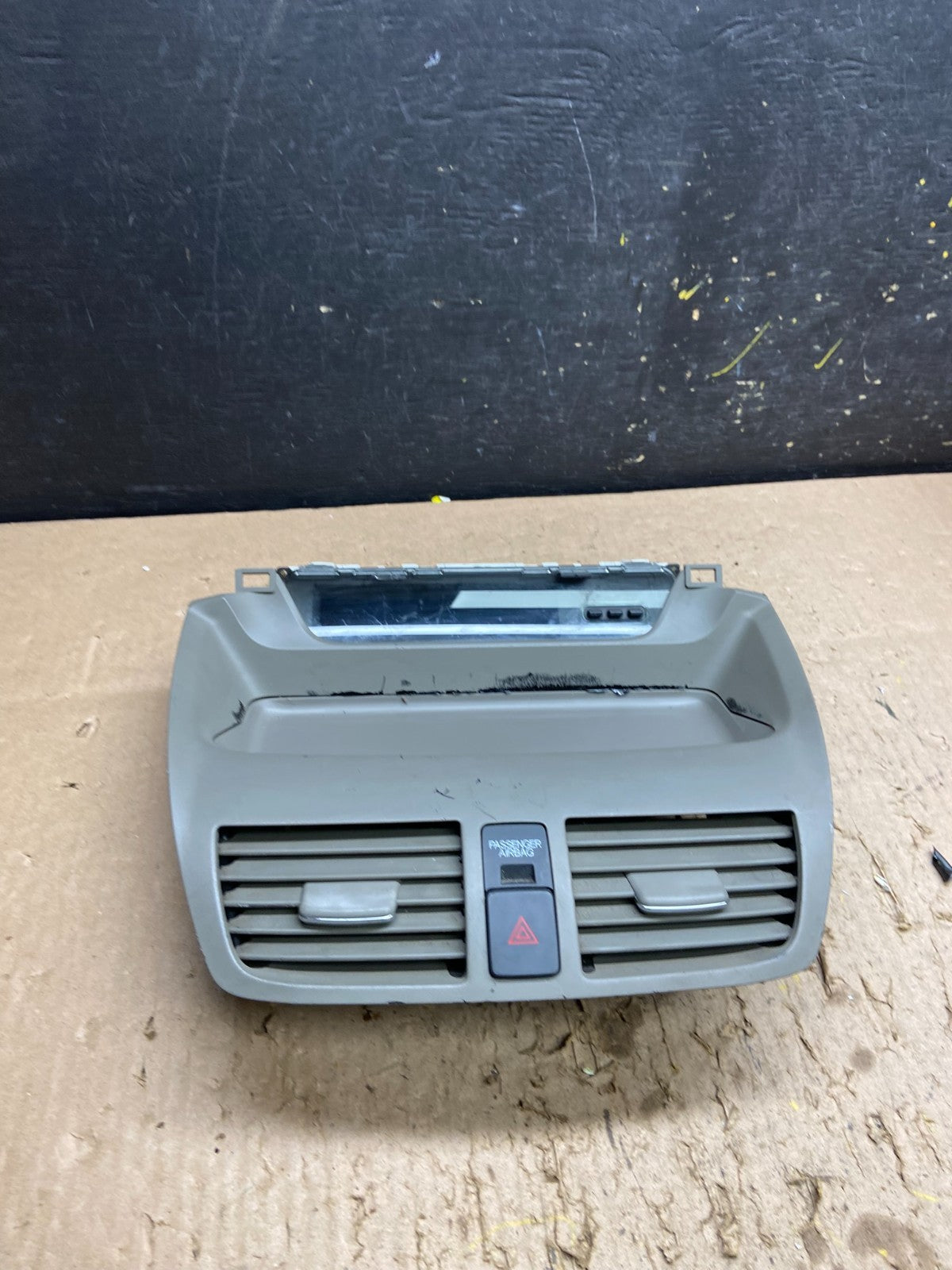 2007 - 2013 Acura MDX Front Dash Tray Center Console Air Vents Hazard T8442 DG0