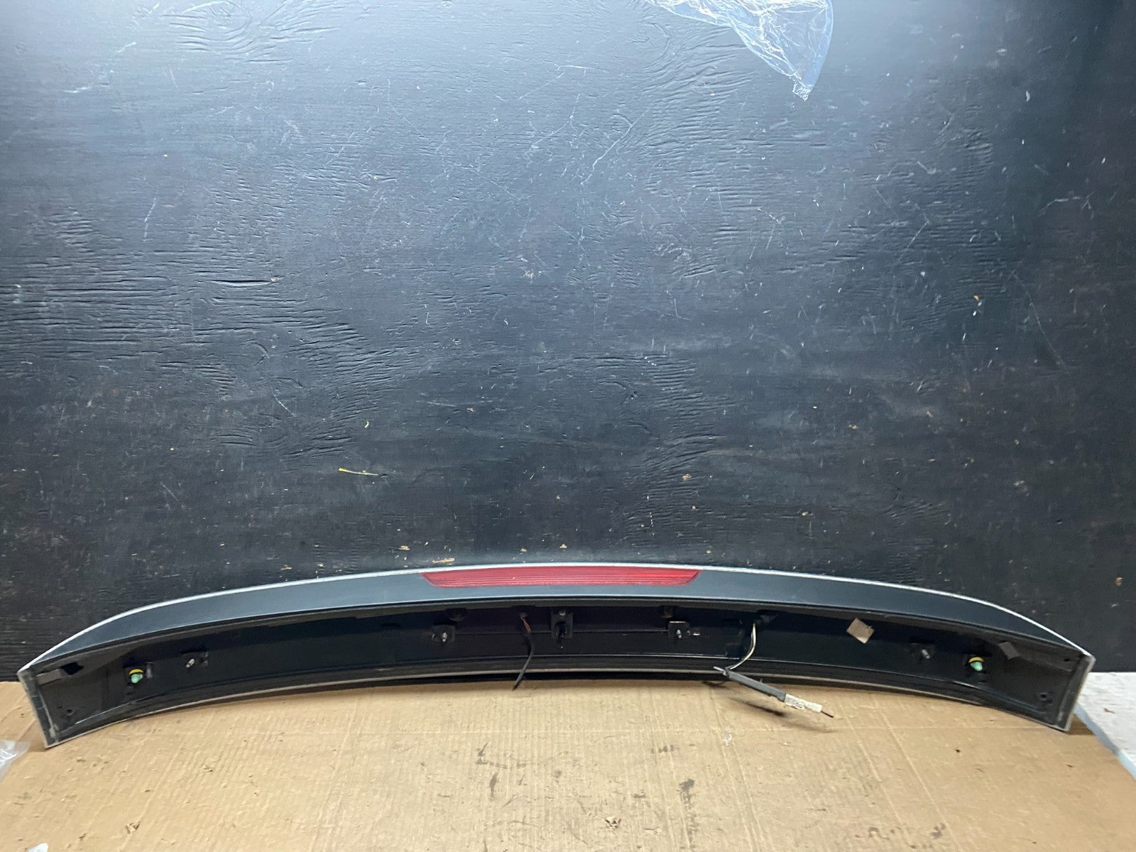 2007 to 2009 AUDI Q7 Rear Tailgate Spoiler W/ 3RD Third Brake Light OEM t4150 DG9