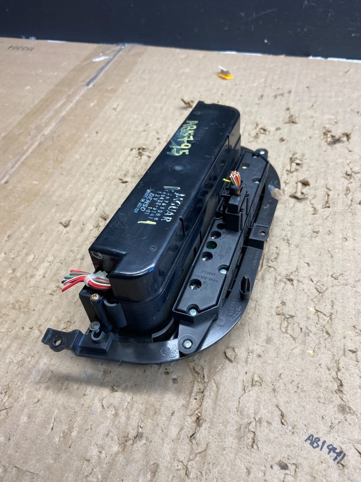 1998 to 2003 Jaguar XJ8 Climate Control Heater A/C Panel OEM AB5795 DG4