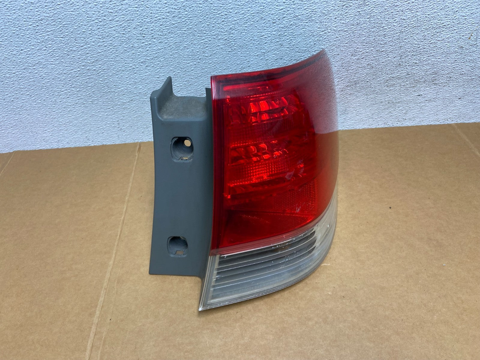 2008 2009 2010 Honda Odyssey Right Passenger Side Tail Light AD8869 DW2