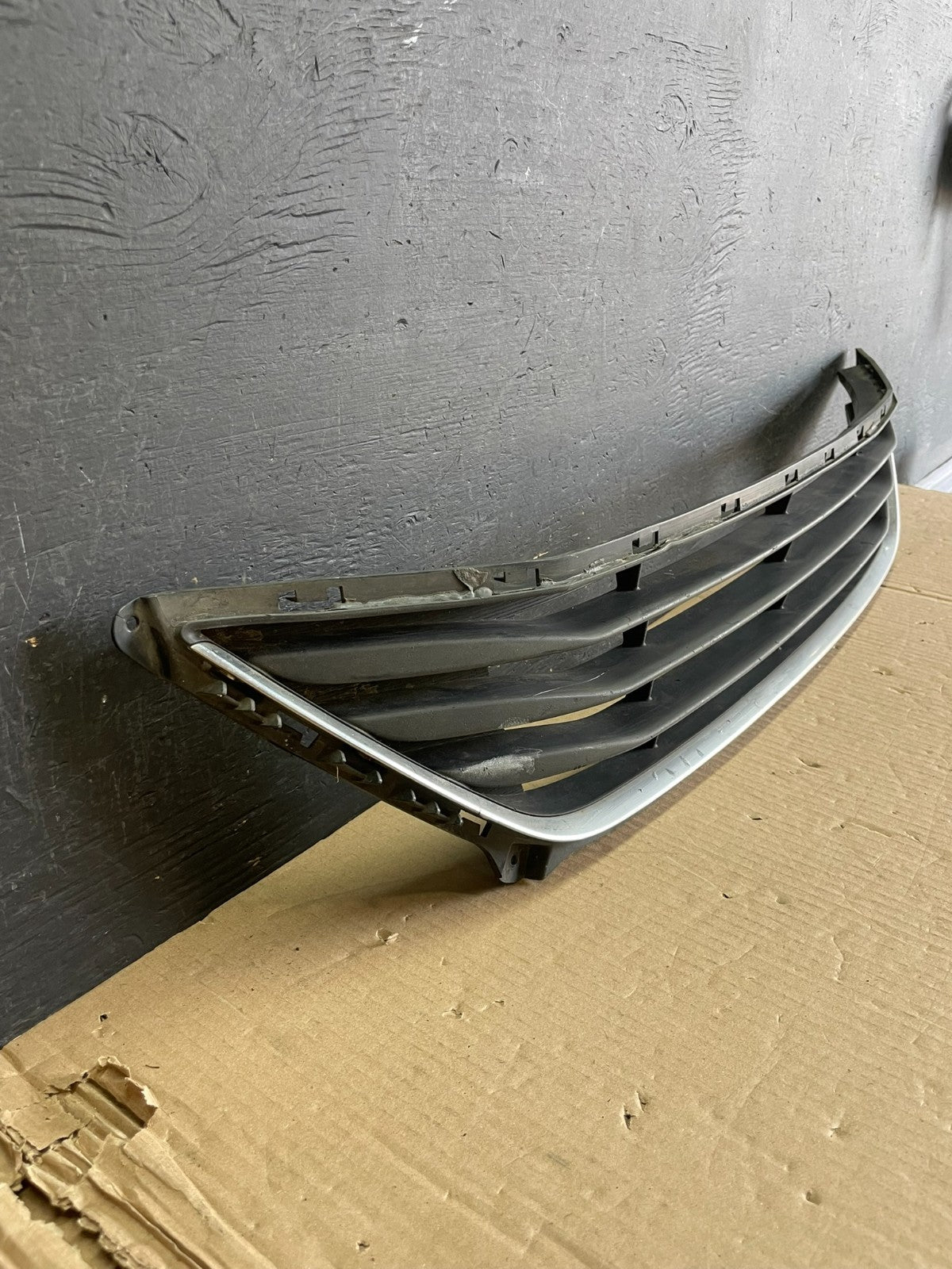 2014 to 2016 Hyundai Elantra Front Bumper Lower Grill Grille AE36852