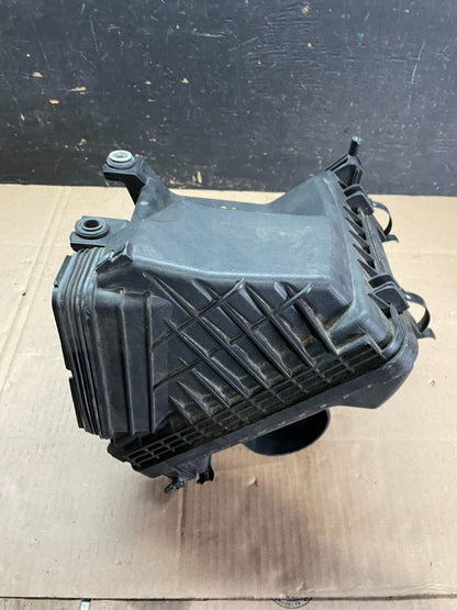 2012 to 2017 Hyundai Azera Air Intake Cleaner Box M9022 OEM DG7