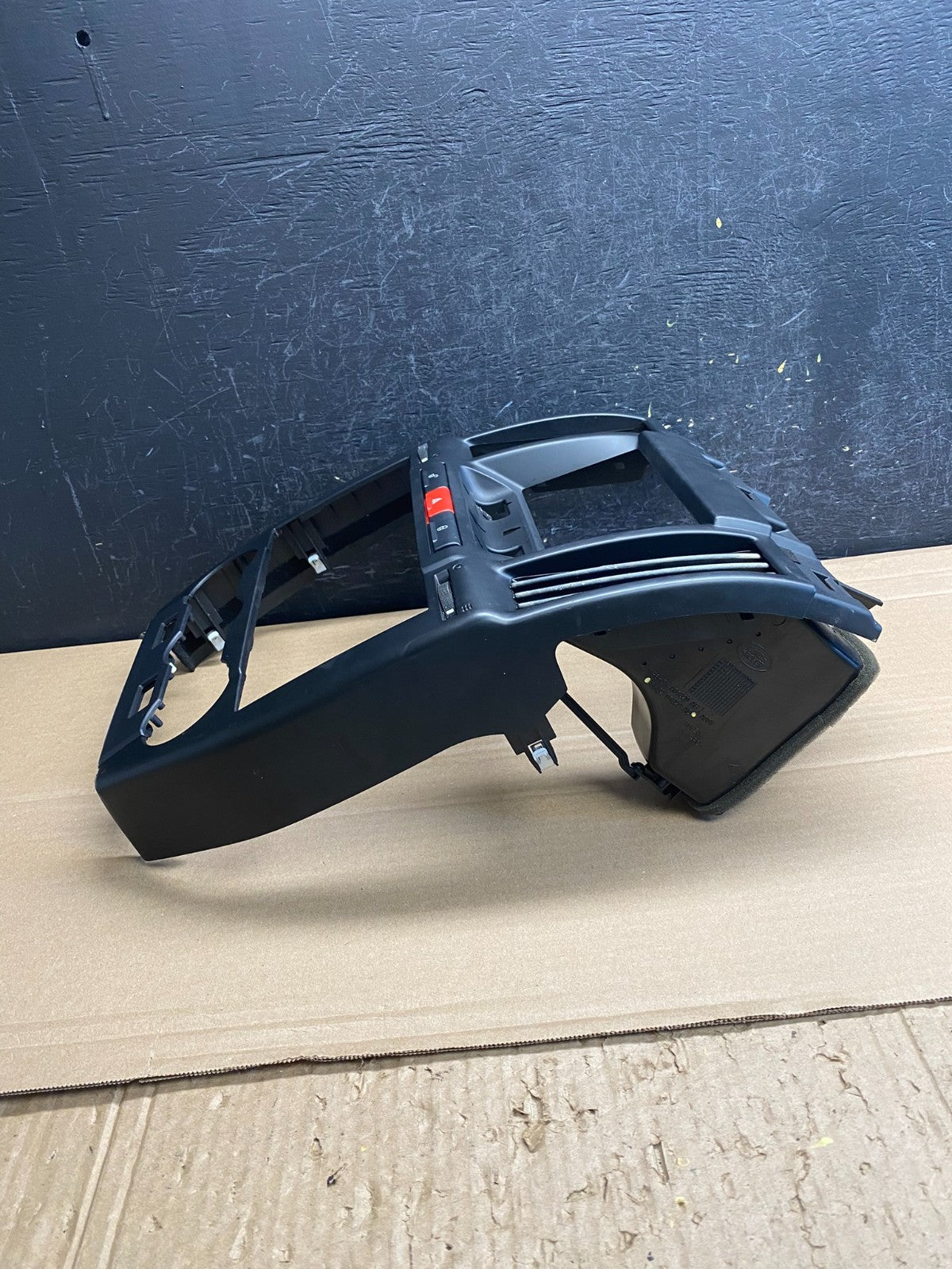 2008-2012 Land Rover LR2 Center Radio Climate Dash Air Vent Bezel af6532 DG2