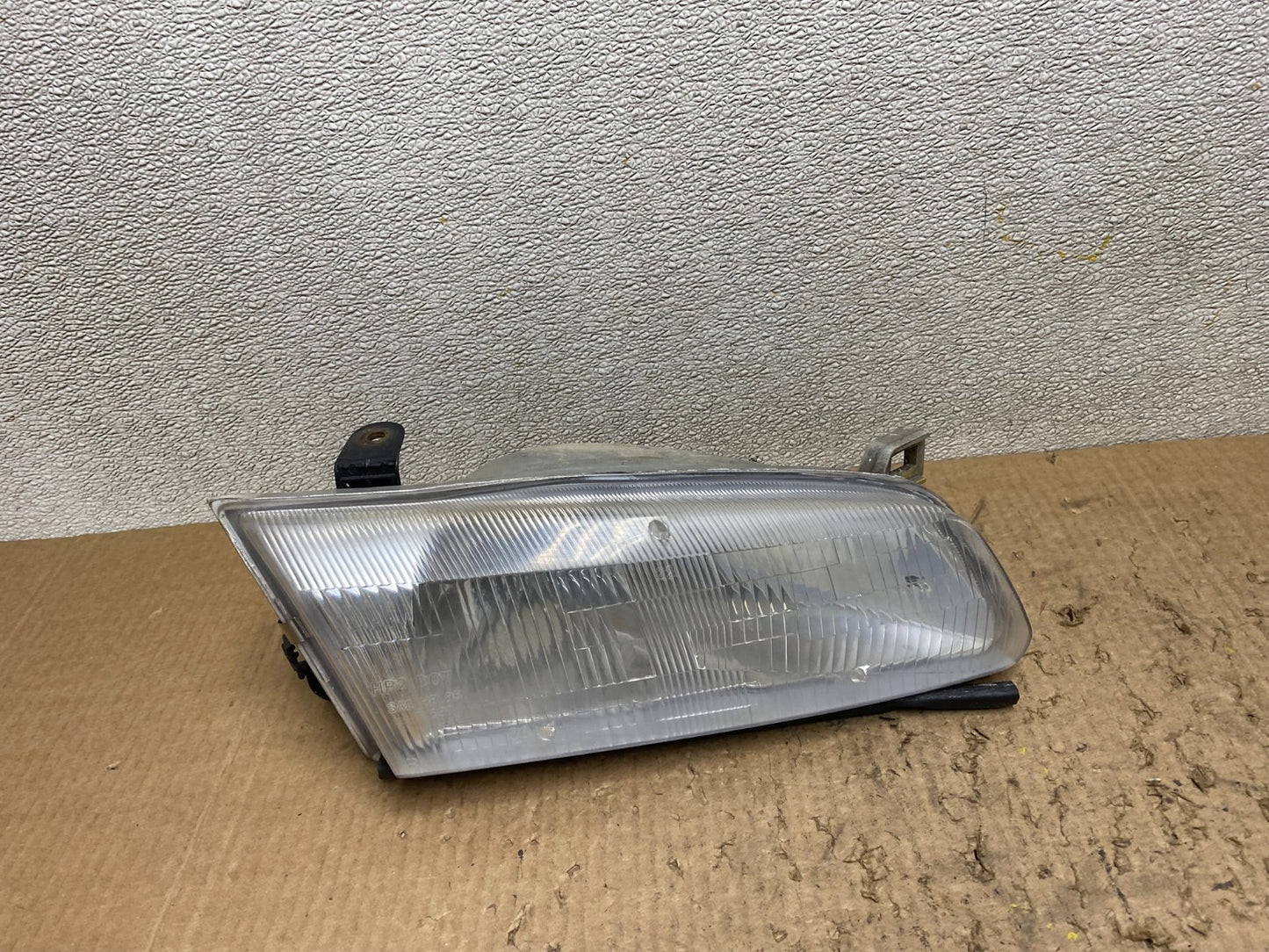 1997 1998 1999 Toyota Camry Right Passenger RH Halogen Headlight W8061 DW0