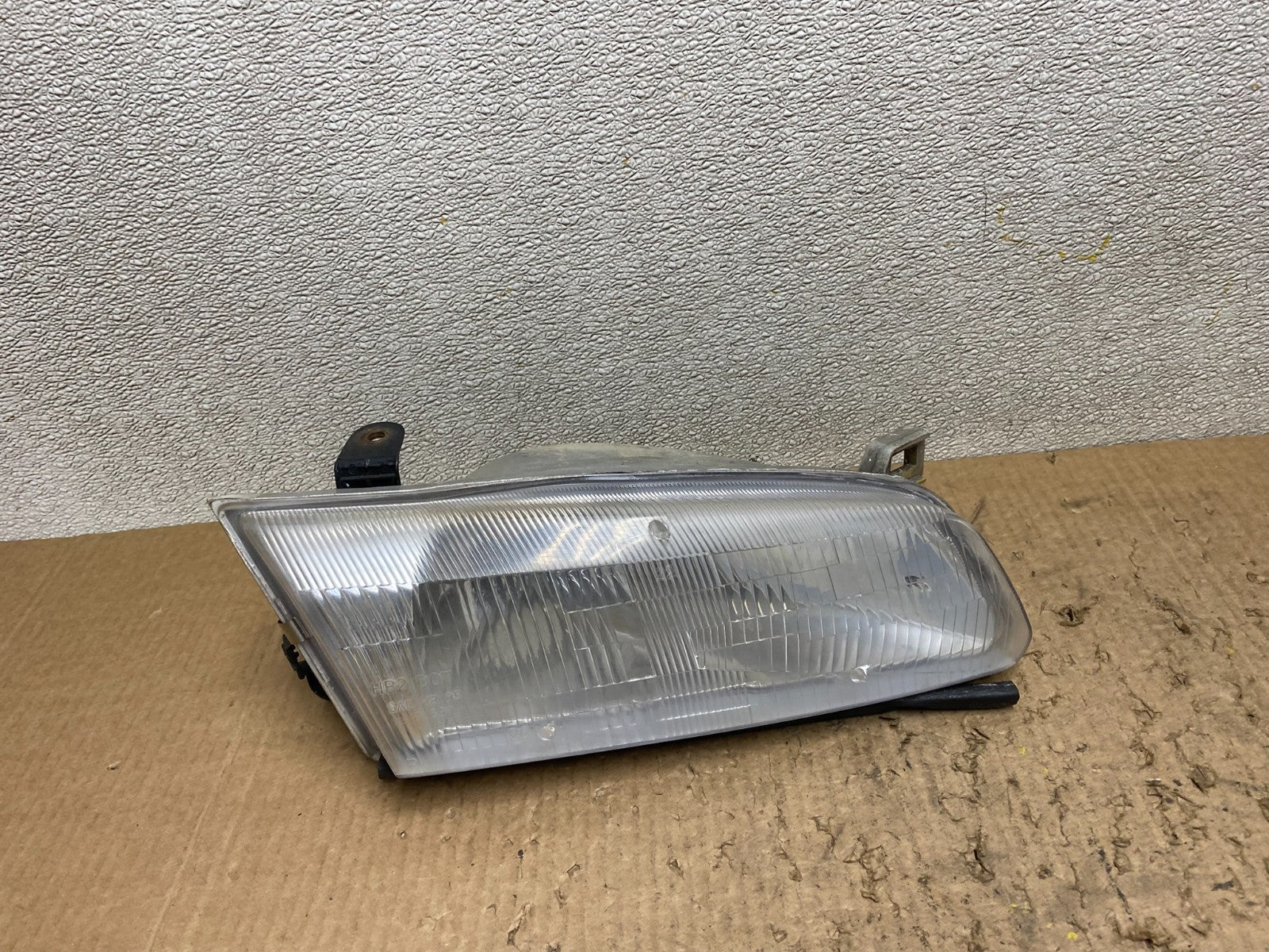1997 1998 1999 Toyota Camry Right Passenger RH Halogen Headlight W8061 DW0
