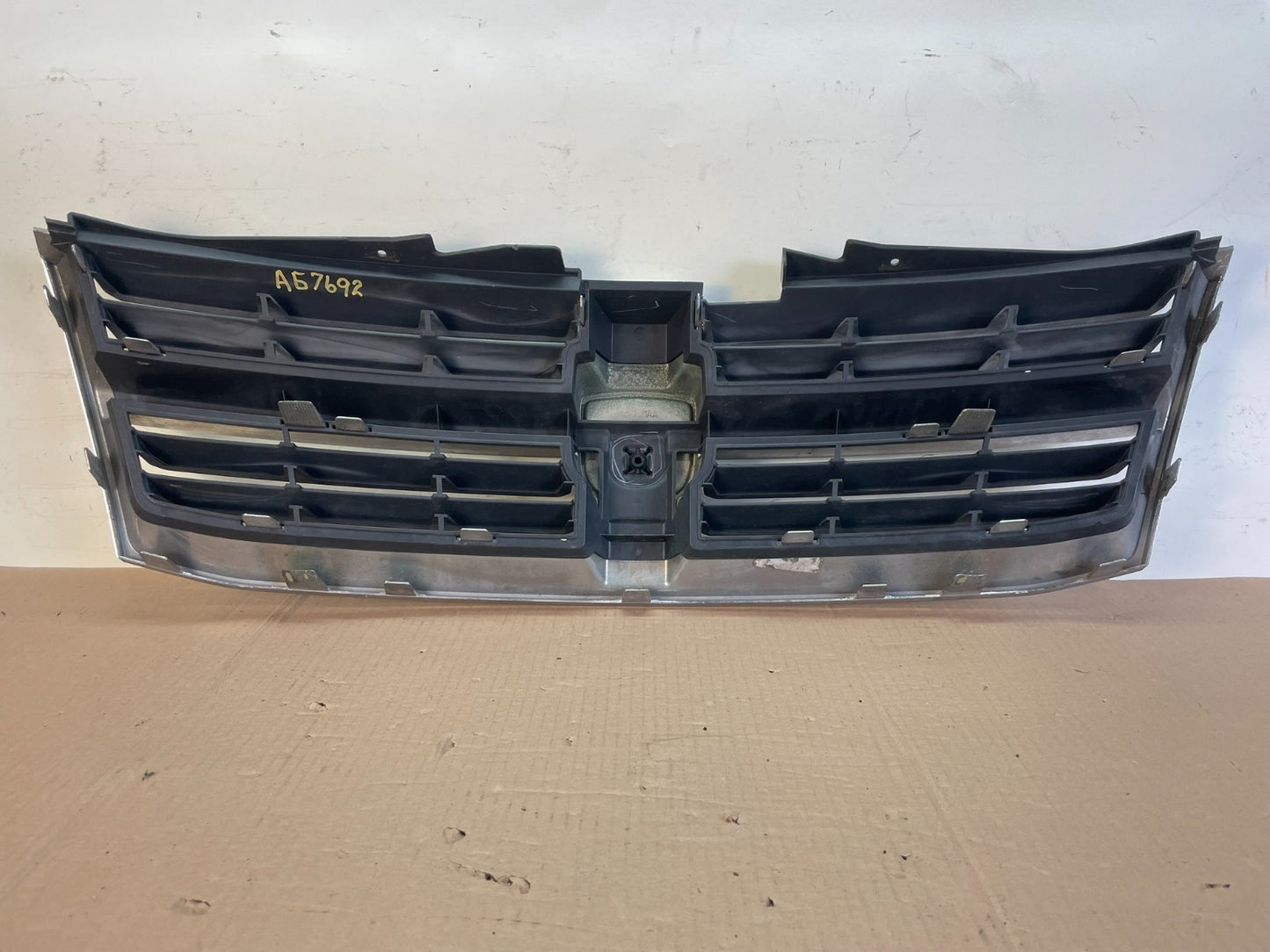2008-2010 Dodge Grand Caravan Front Grill Grille 05113126aa AG7692 DG3