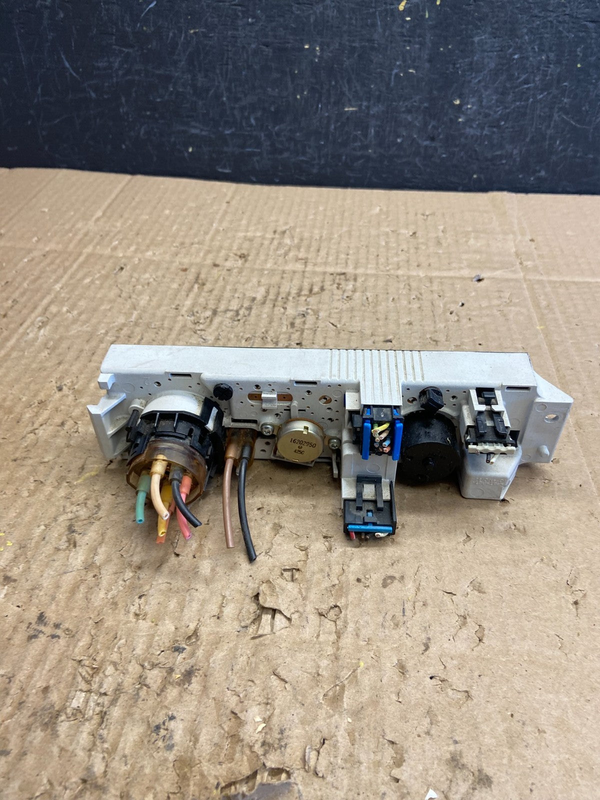 2001 - 2007 GMC Chevrolet Express 1500 Climate Control A/C AG0006 DG3