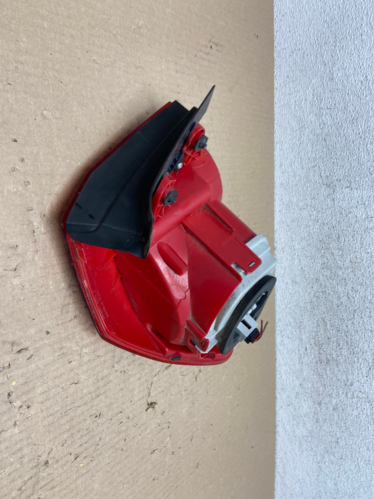 2012 to 2015 Volkswagen Passat Right Passenger Rh Side Tail light AE9725 LK5