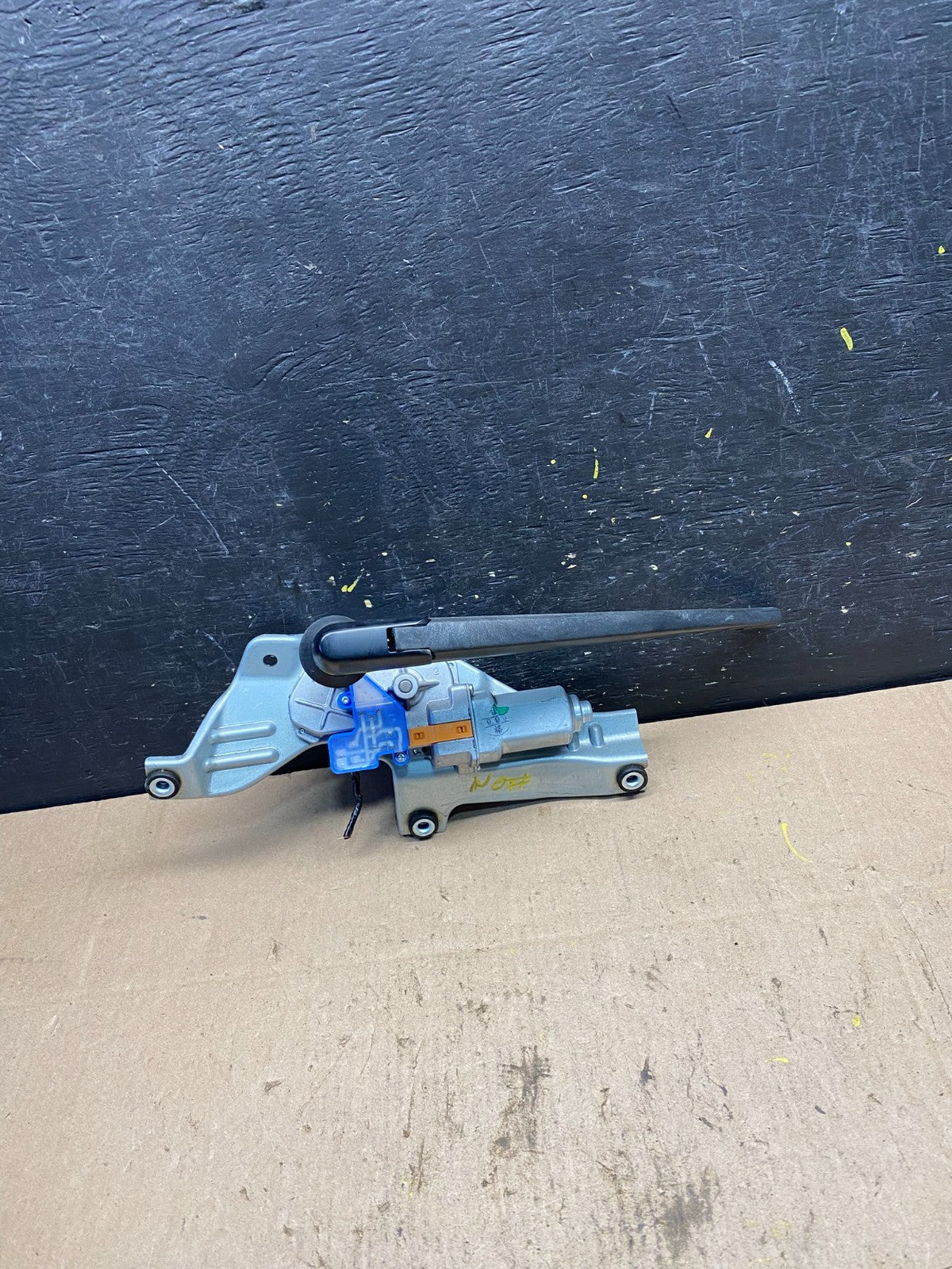 2010 to 2013 Subaru Forester Rear Windshield Washer Wiper Motor R8507 DG0