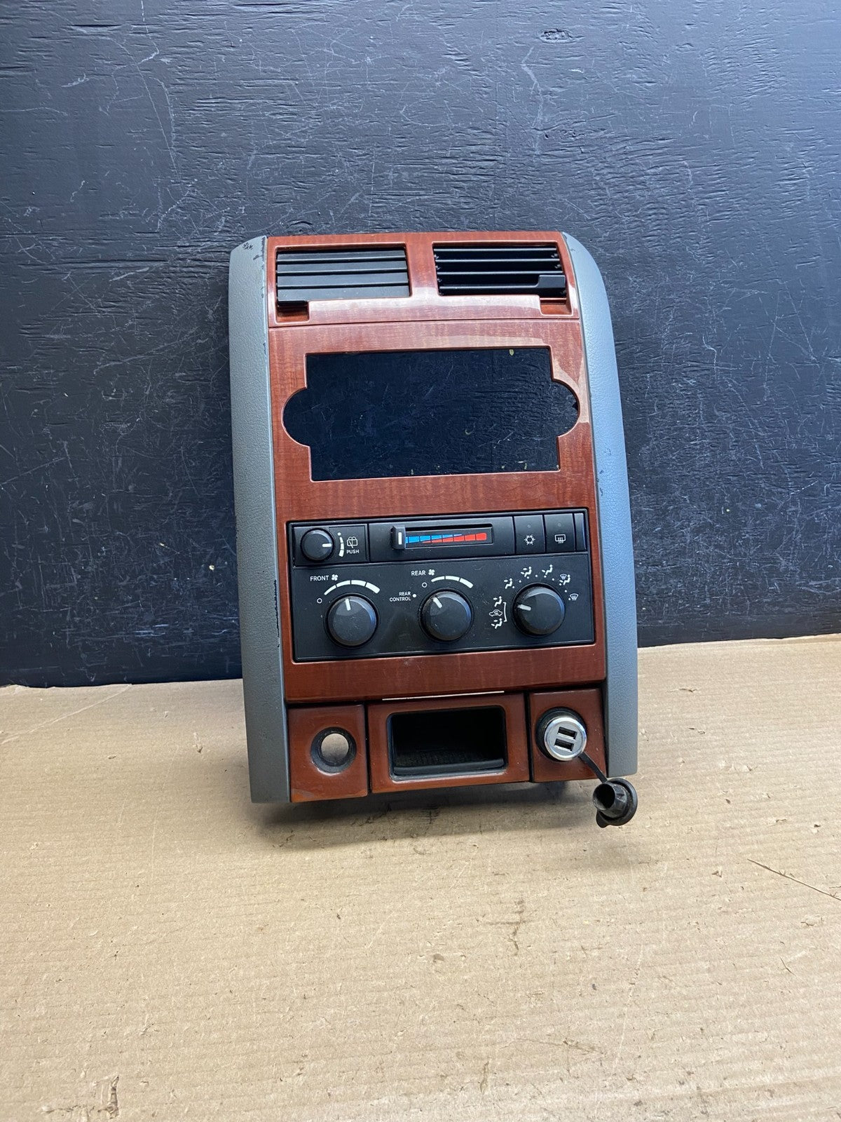 2005-2009 Dodge Durango Heat AC Climate Temperature Control Radio Bezel ah3652DG0