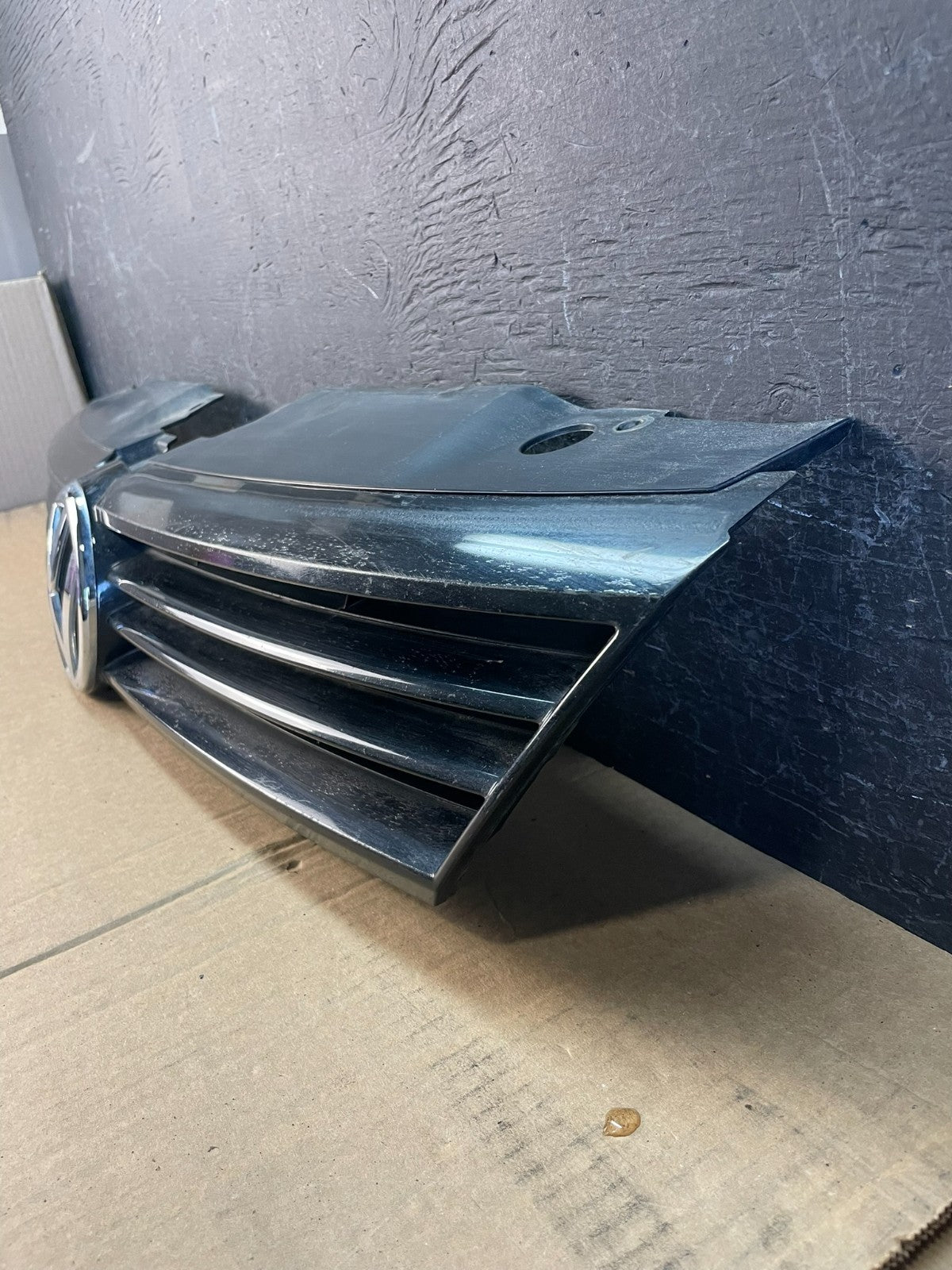 2011 to 2014 Volkswagen Jetta Sedan Front Upper Grille Grill ad0104 DG1