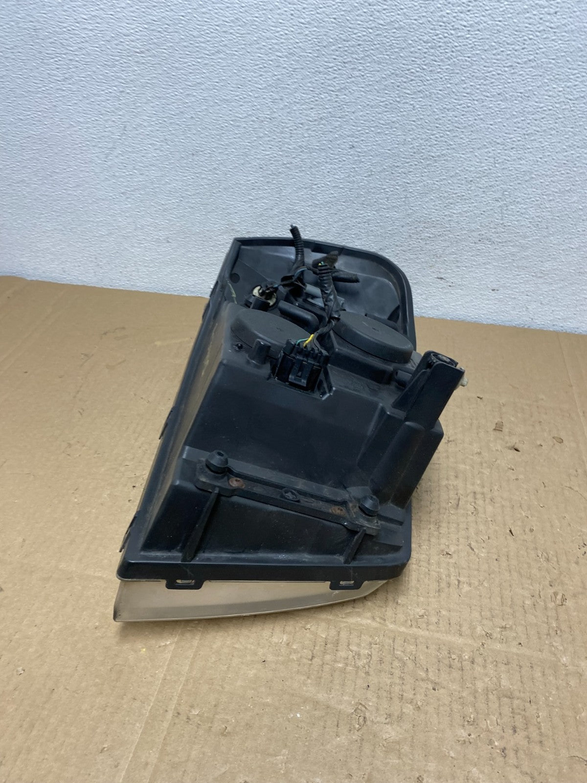 2002 to 2009 Gmc Envoy Left Driver Lh Side Headlight Halogen Oem AC3905 DW10